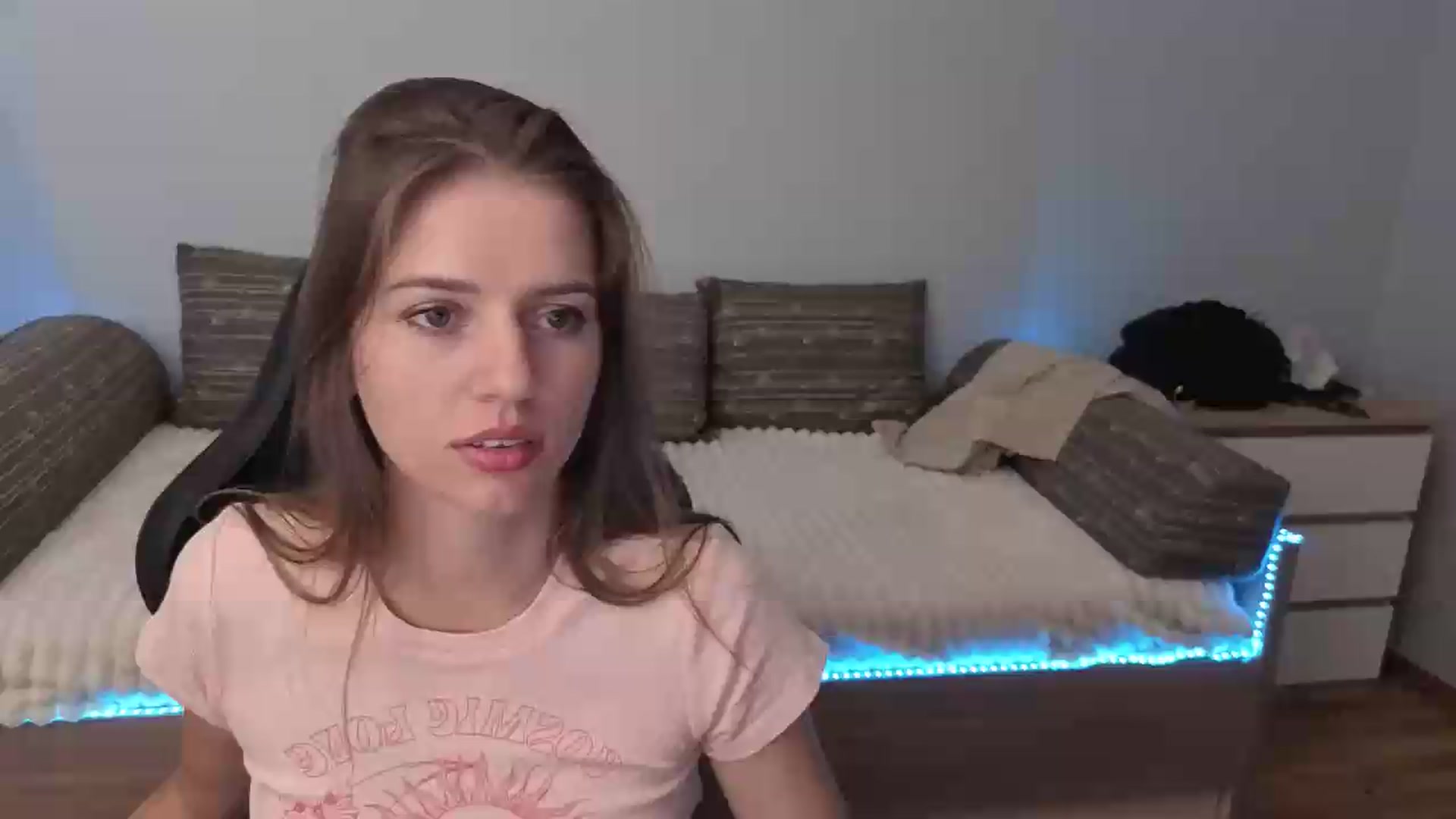 Gallery image thumbnail from LunaMira's myfreecams stream on, 08/12/2026, 12:25 image 17 of 20