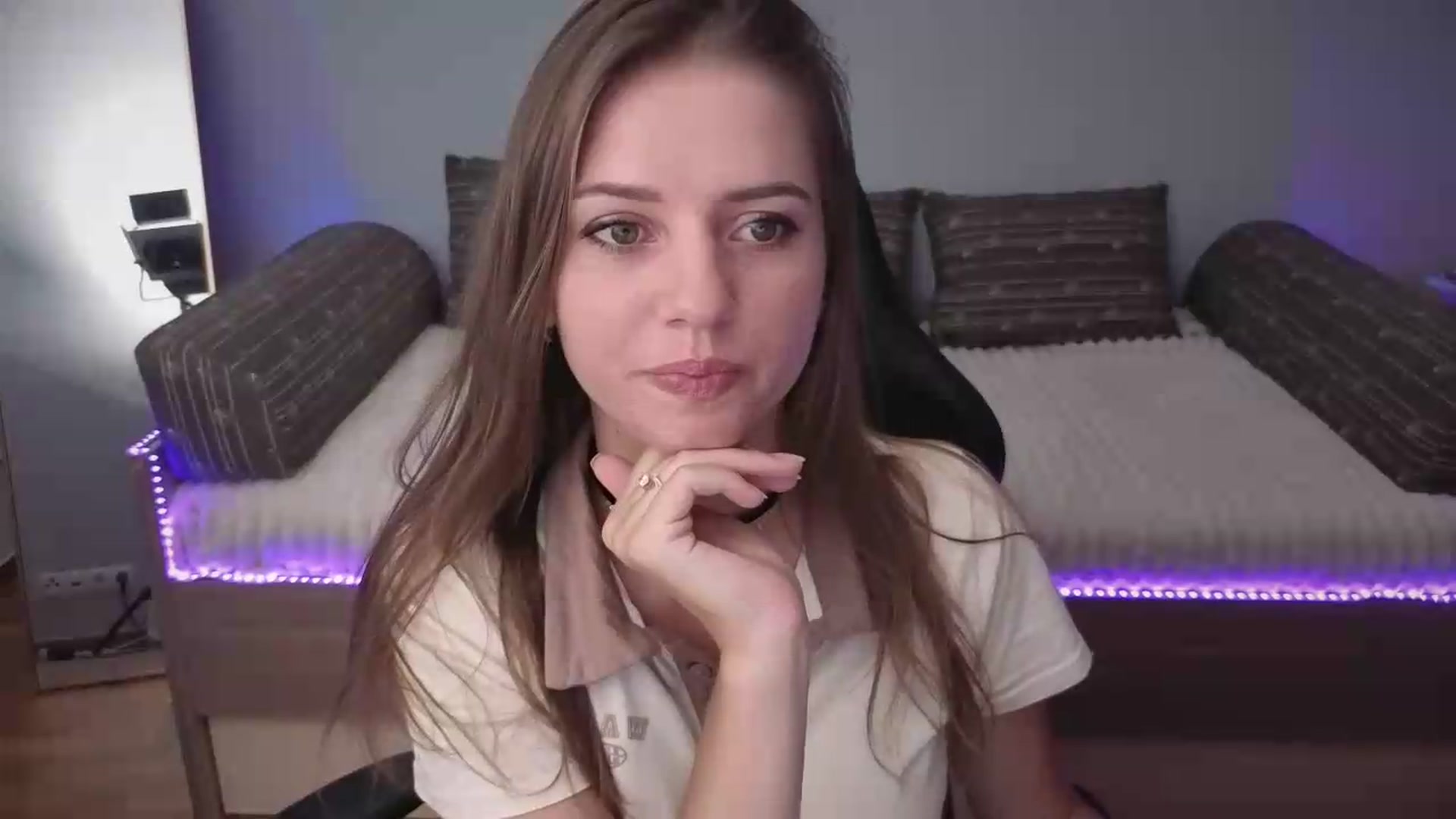 Gallery image thumbnail from LunaMira's myfreecams stream on, 08/13/2026, 10:19 image 9 of 20