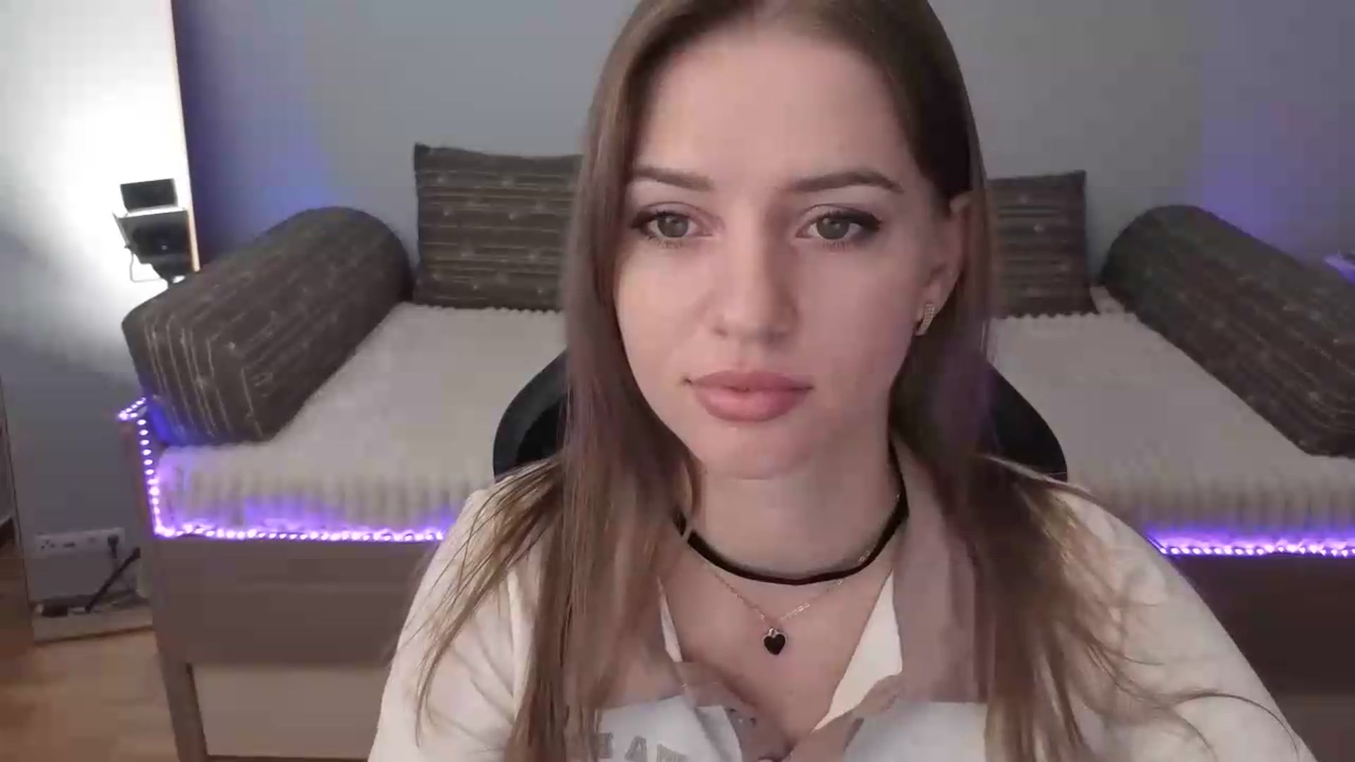 Gallery image thumbnail from LunaMira's myfreecams stream on, 08/13/2026, 10:19 image 2 of 20
