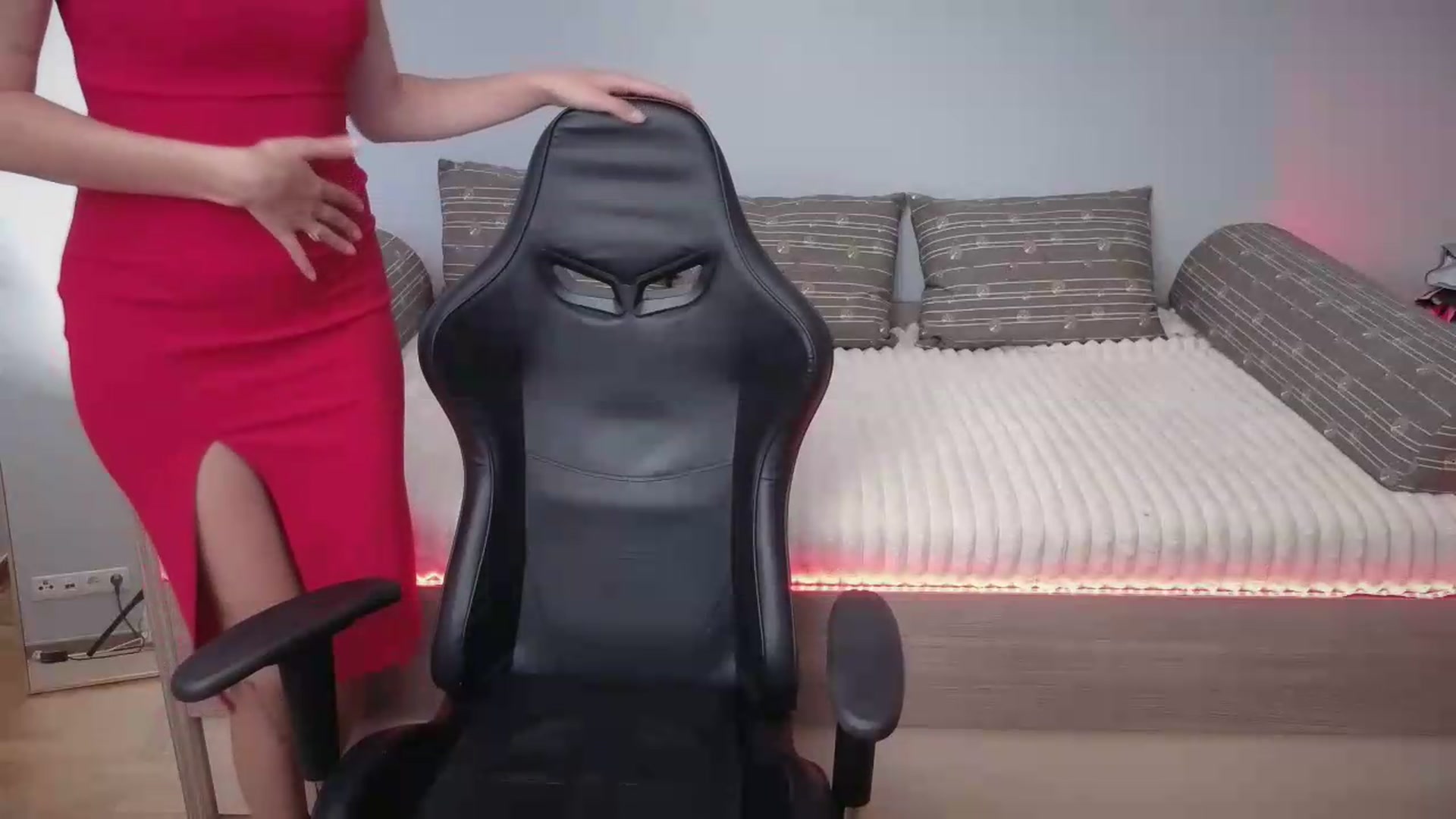 Gallery image thumbnail from LunaMira's myfreecams stream on, 08/13/2026, 12:01 image 8 of 20