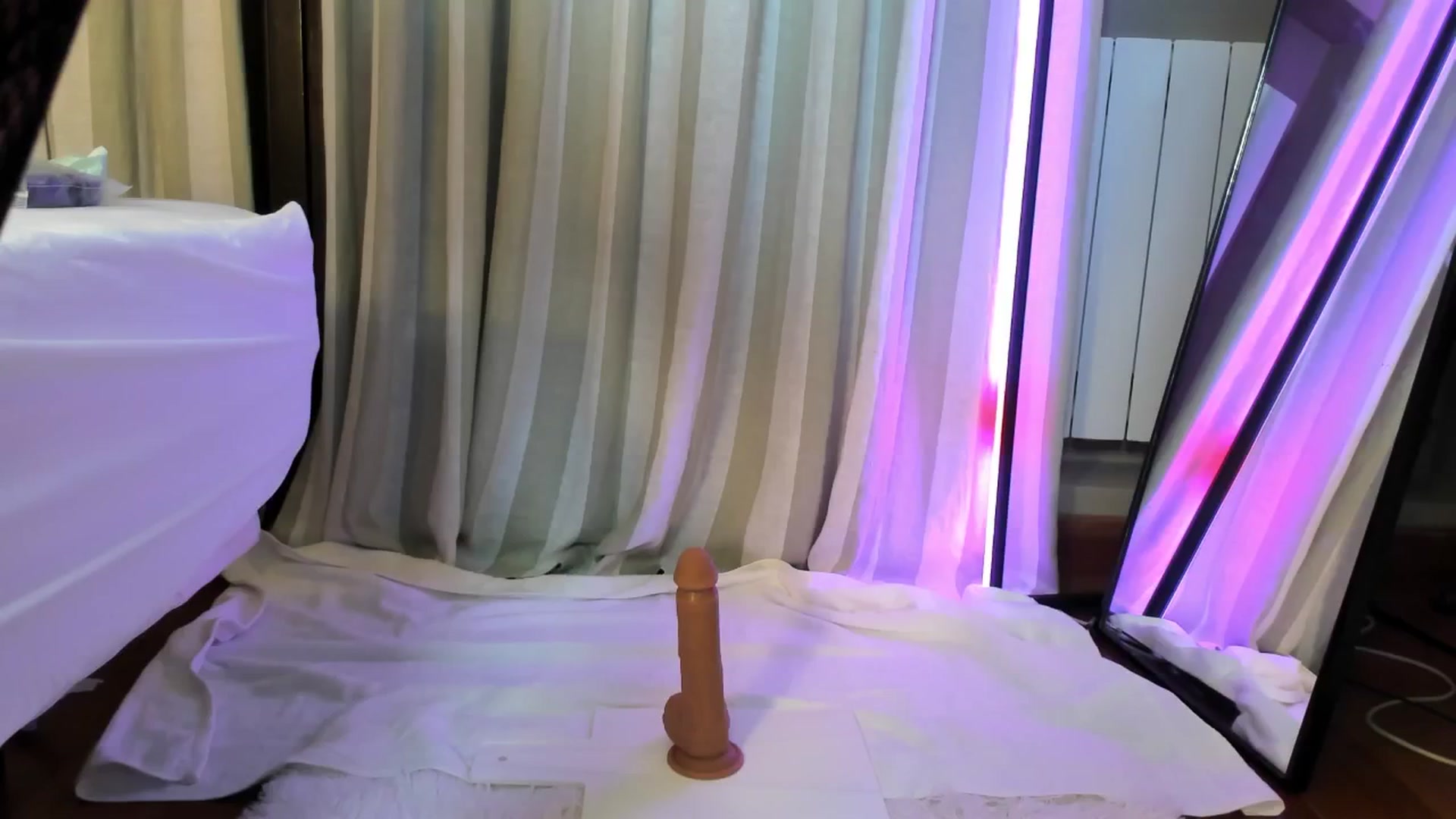 Gallery image thumbnail from LunaMystyque's myfreecams stream on, 03/18/2025, 18:02 image 16 of 20