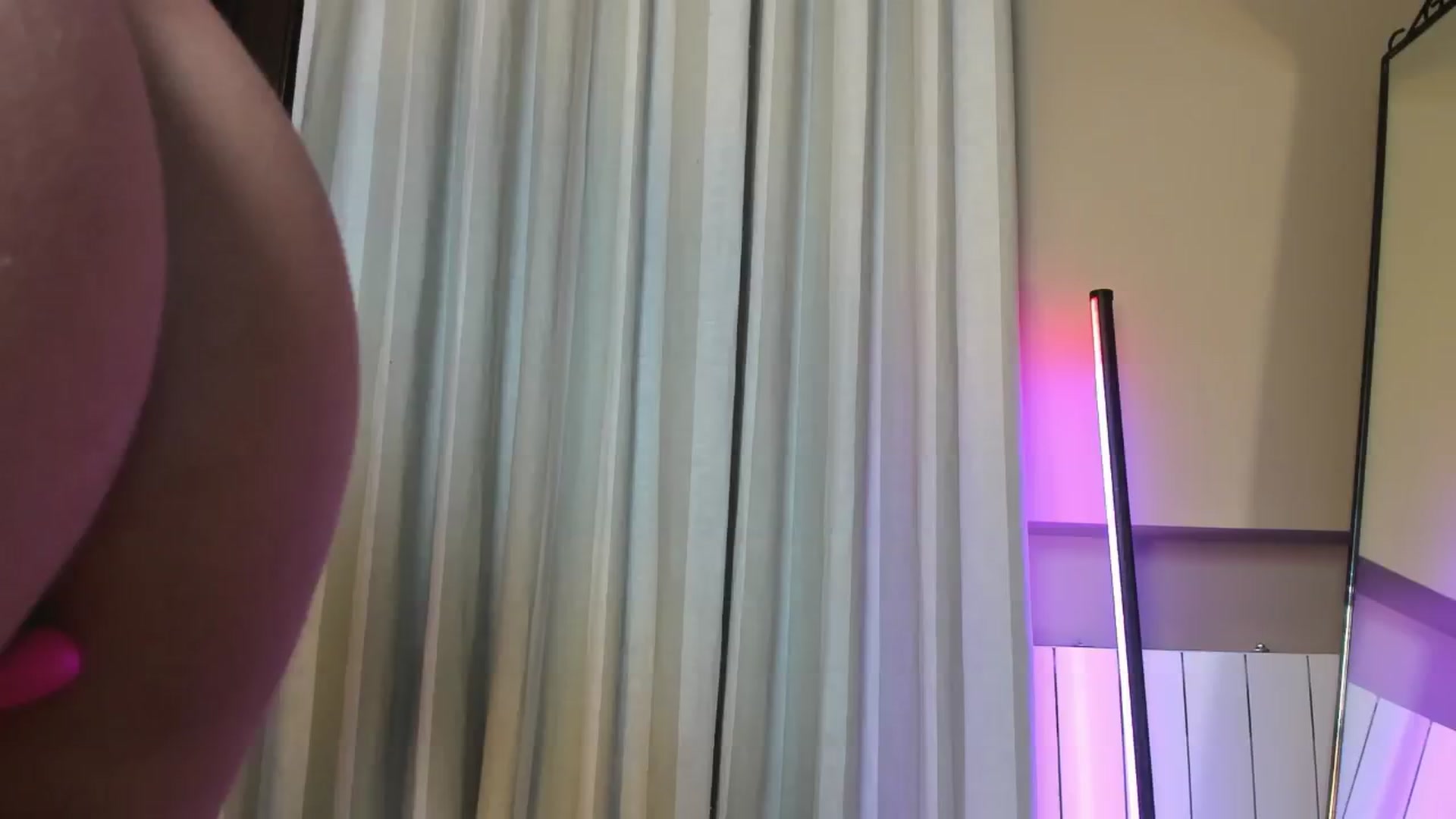 Gallery image thumbnail from LunaMystyque's myfreecams stream on, 04/16/2025, 16:59 image 7 of 20