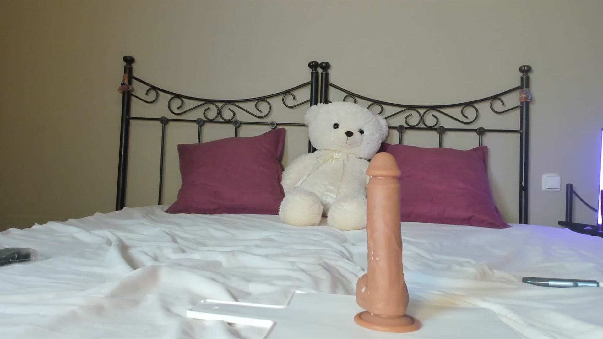 Gallery image thumbnail from LunaMystyque's myfreecams stream on, 04/29/2025, 23:46 image 1 of 20