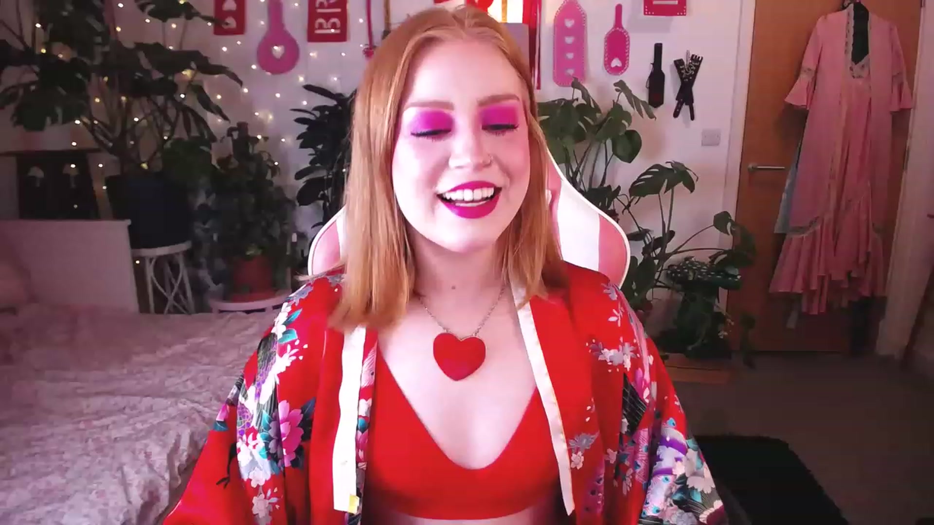 Gallery image thumbnail from LunaRoux's myfreecams stream on, 02/01/2023, 17:47 image 7 of 20