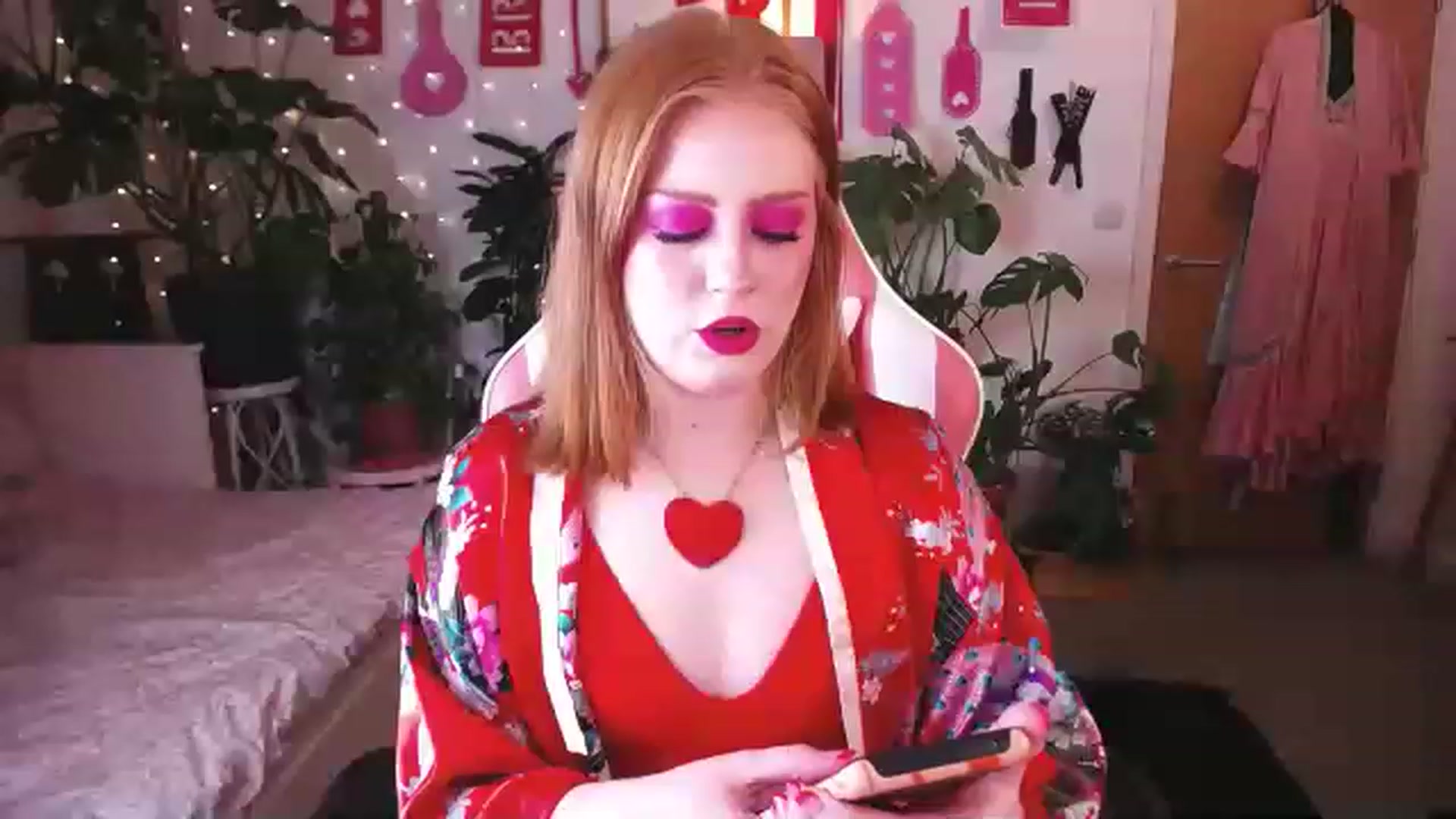 Gallery image thumbnail from LunaRoux's myfreecams stream on, 02/01/2023, 17:47 image 9 of 20