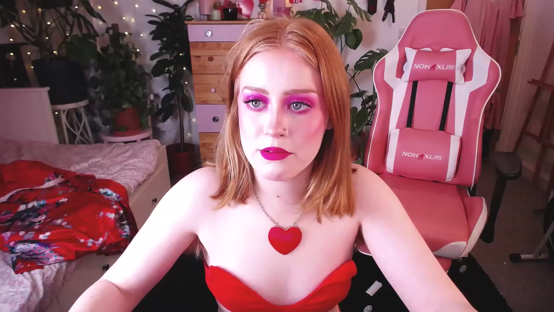 Gallery image thumbnail from LunaRoux's myfreecams stream on, 02/01/2023, 18:23 image 2 of 20