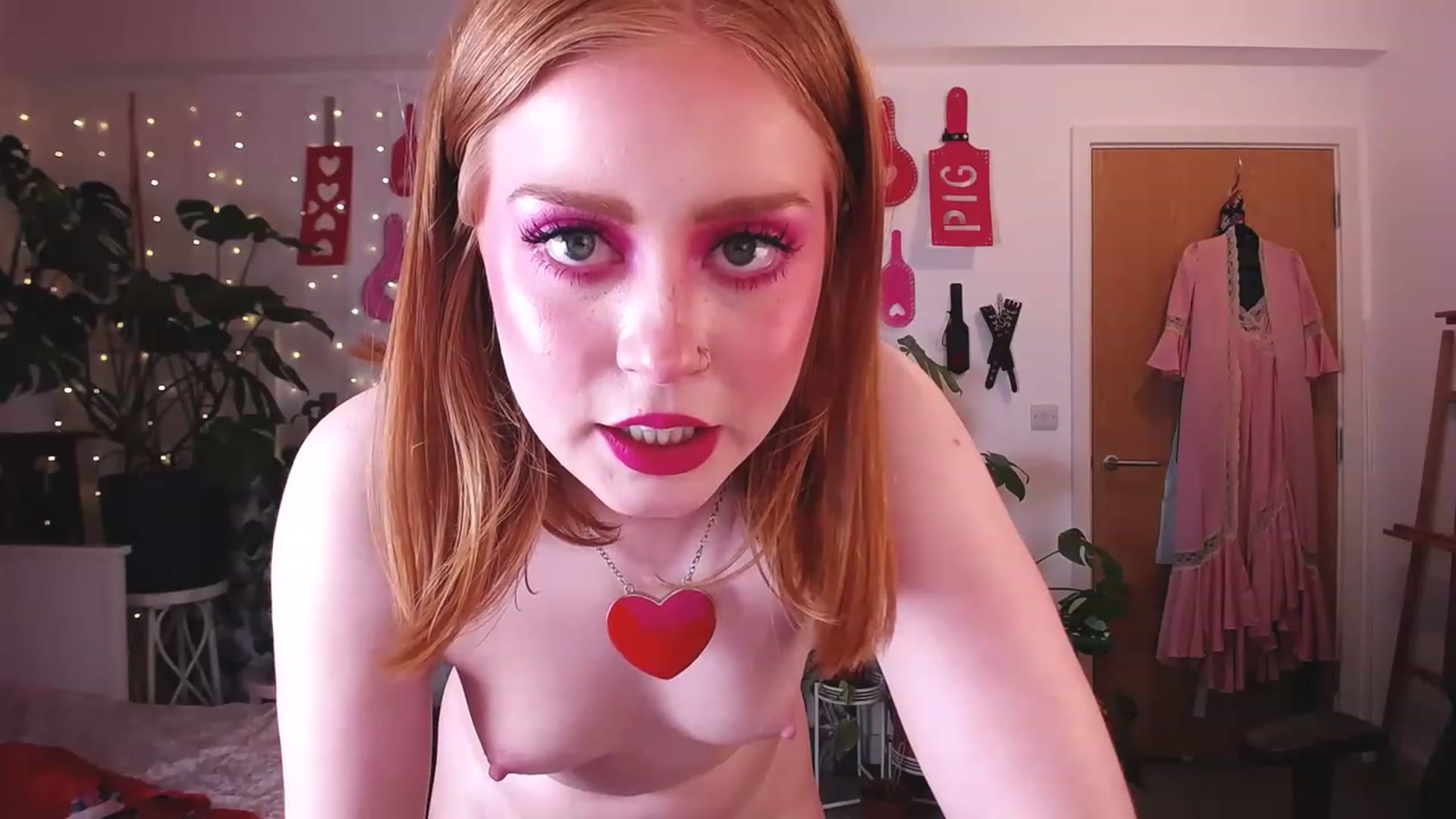Gallery image thumbnail from LunaRoux's myfreecams stream on, 02/01/2023, 21:19 image 15 of 20