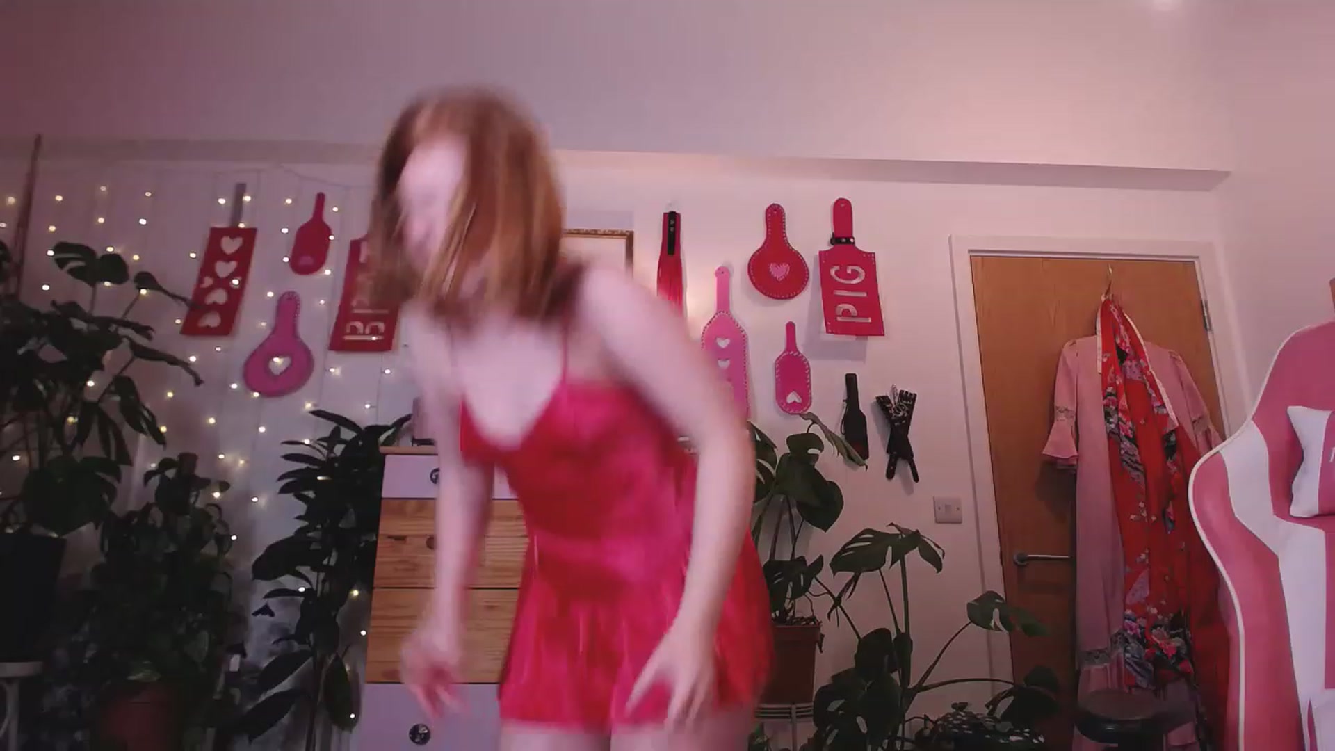 Gallery image thumbnail from LunaRoux's myfreecams stream on, 02/06/2023, 23:45 image 6 of 20
