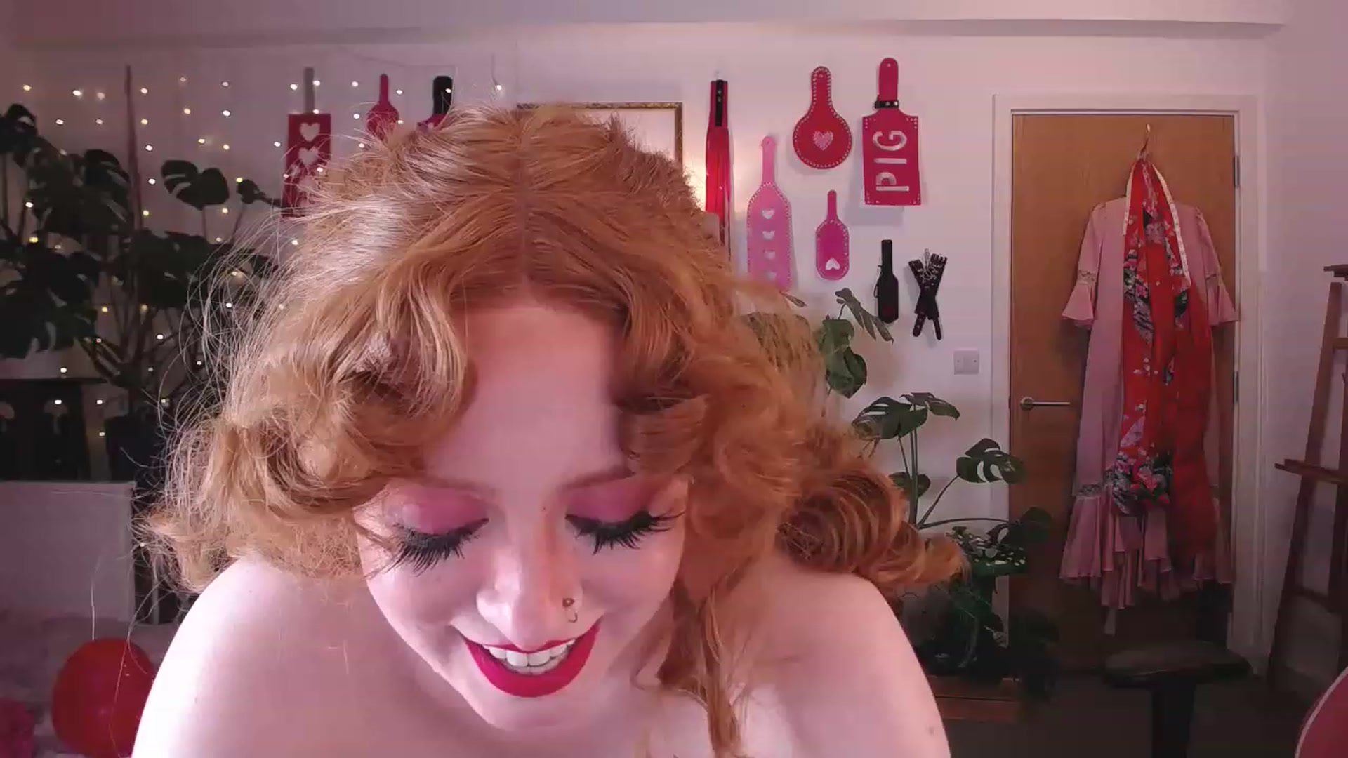 Gallery image thumbnail from LunaRoux's myfreecams stream on, 02/14/2023, 23:57 image 13 of 20