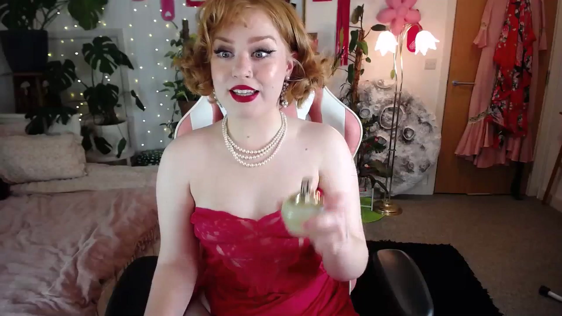Gallery image thumbnail from LunaRoux's myfreecams stream on, 12/28/2023, 22:49 image 13 of 20