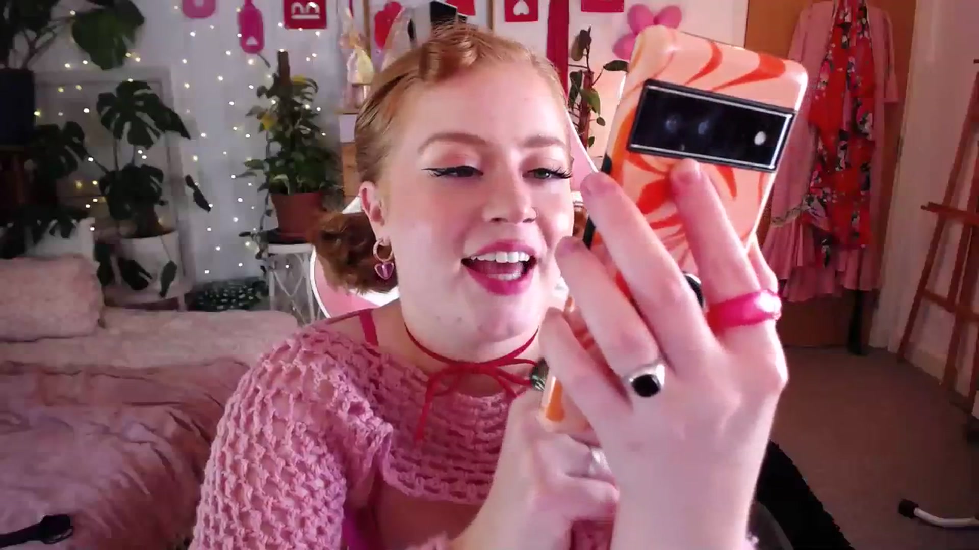 Gallery image thumbnail from LunaRoux's myfreecams stream on, 12/30/2023, 24:03 image 3 of 20