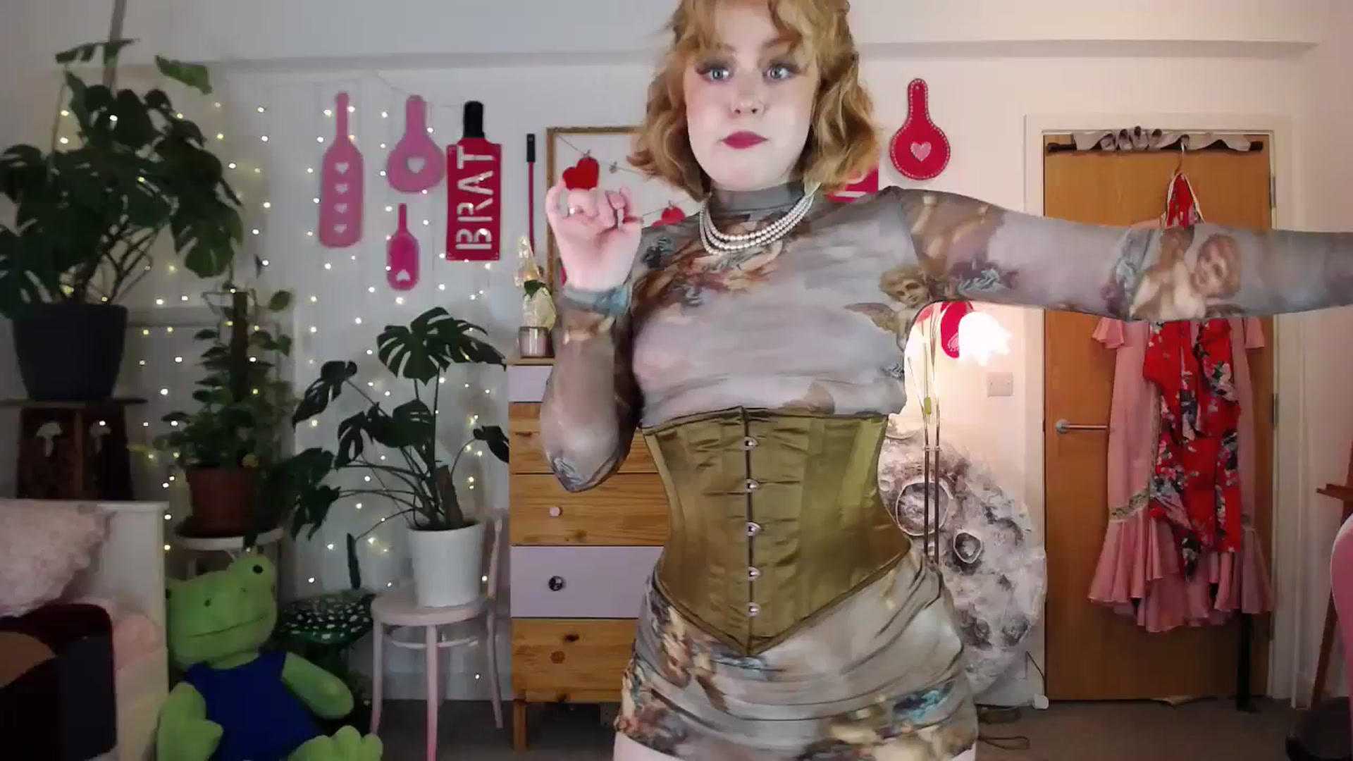 Gallery image thumbnail from LunaRoux's myfreecams stream on, 01/15/2024, 22:46 image 13 of 20