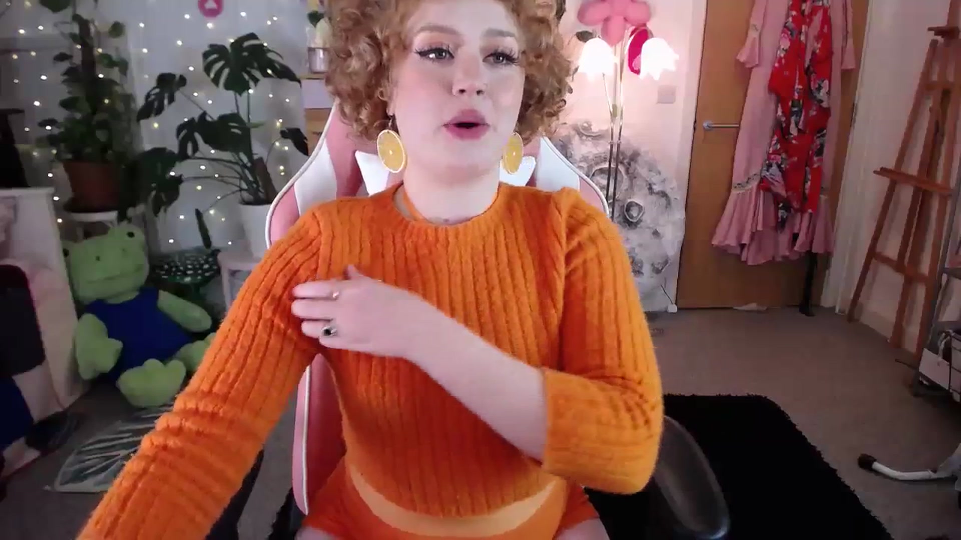 Gallery image thumbnail from LunaRoux's myfreecams stream on, 01/20/2024, 23:26 image 7 of 20