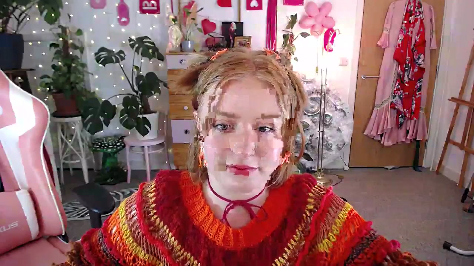Gallery image thumbnail from LunaRoux's myfreecams stream on, 01/31/2024, 22:12 image 17 of 20