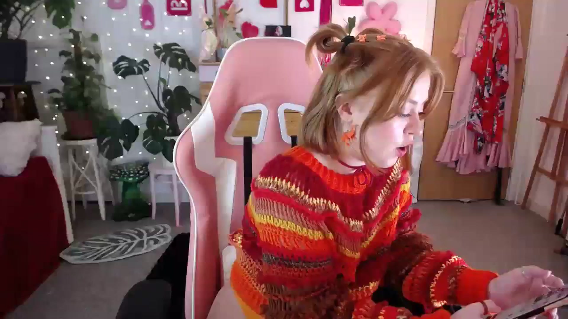 Gallery image thumbnail from LunaRoux's myfreecams stream on, 01/31/2024, 22:12 image 6 of 20