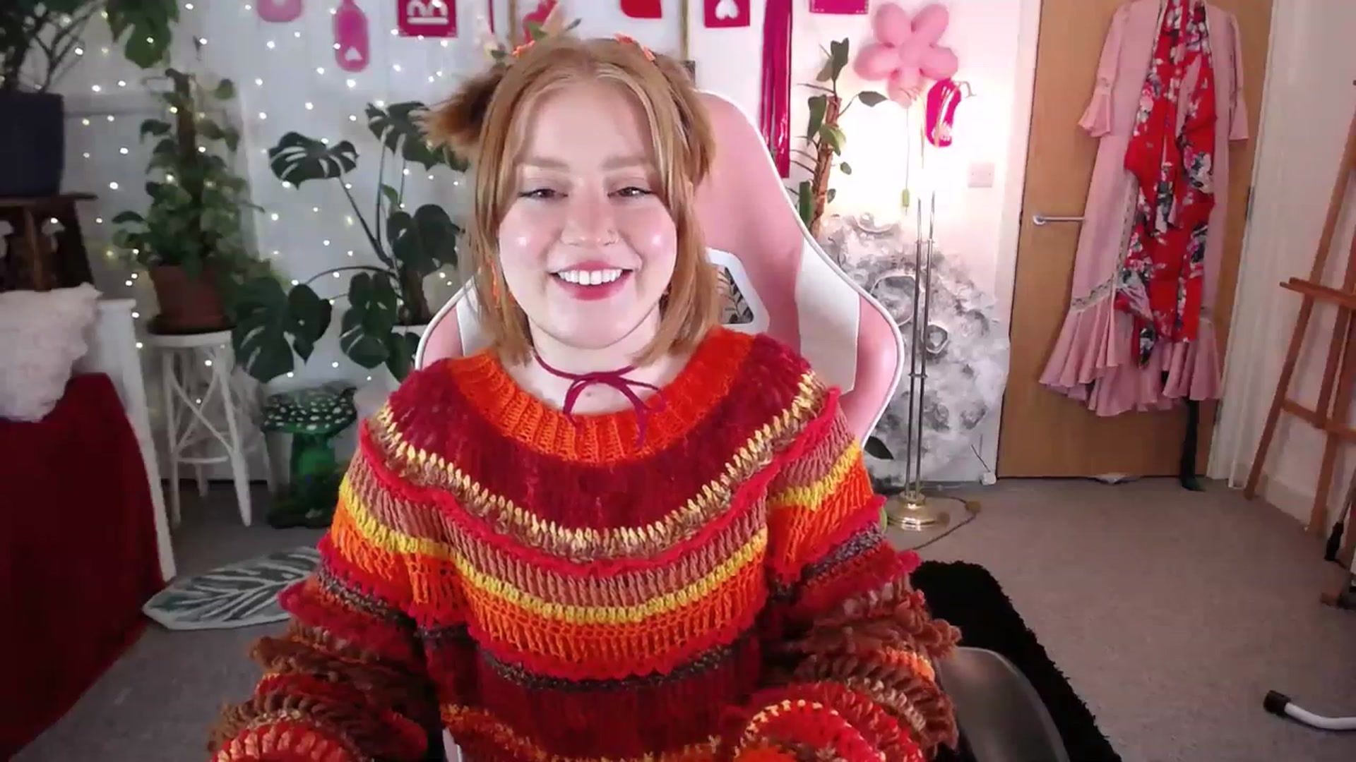 Gallery image thumbnail from LunaRoux's myfreecams stream on, 01/31/2024, 22:12 image 10 of 20