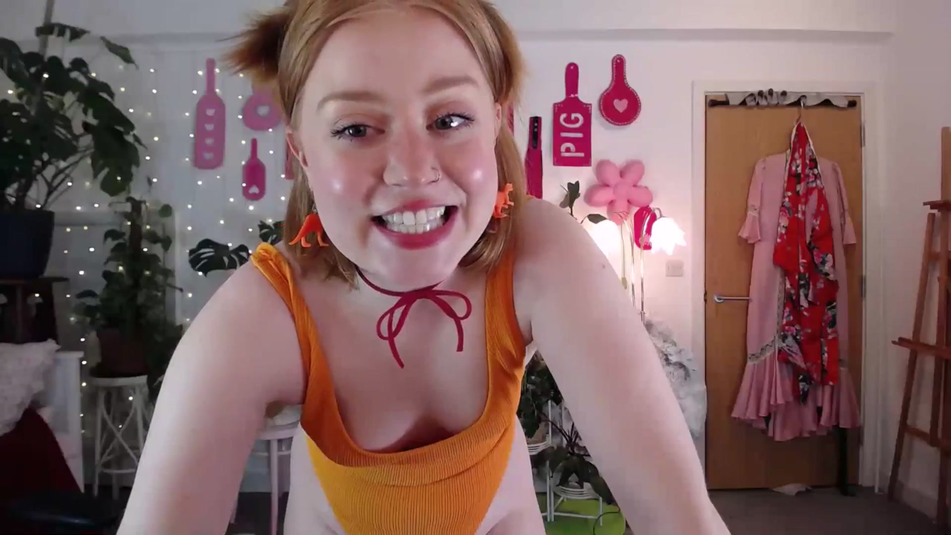 Gallery image thumbnail from LunaRoux's myfreecams stream on, 02/01/2024, 24:20 image 13 of 20