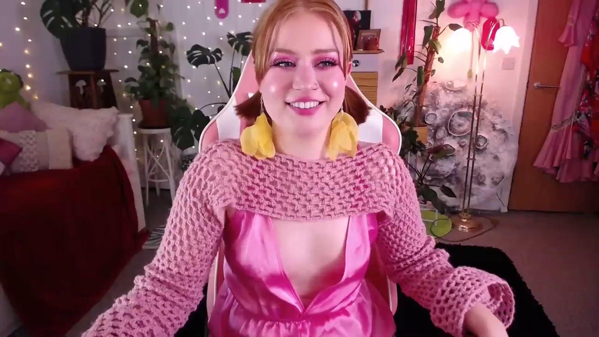 Gallery image thumbnail from LunaRoux's myfreecams stream on, 02/02/2024, 24:00 image 9 of 20
