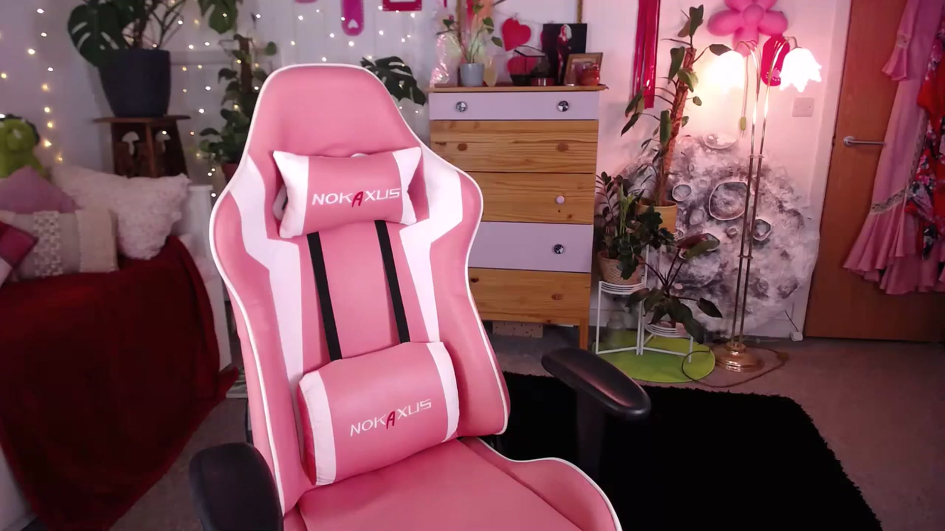 Gallery image thumbnail from LunaRoux's myfreecams stream on, 02/02/2024, 24:00 image 14 of 20
