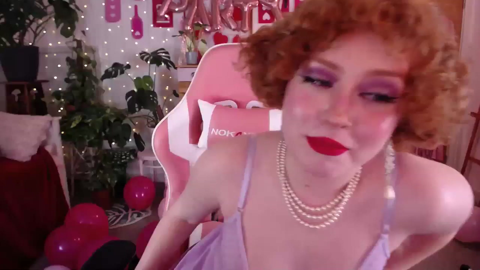 Gallery image thumbnail from LunaRoux's myfreecams stream on, 02/10/2024, 24:03 image 3 of 20