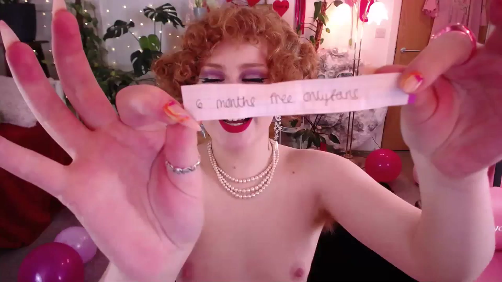 Gallery image thumbnail from LunaRoux's myfreecams stream on, 02/10/2024, 24:03 image 9 of 20