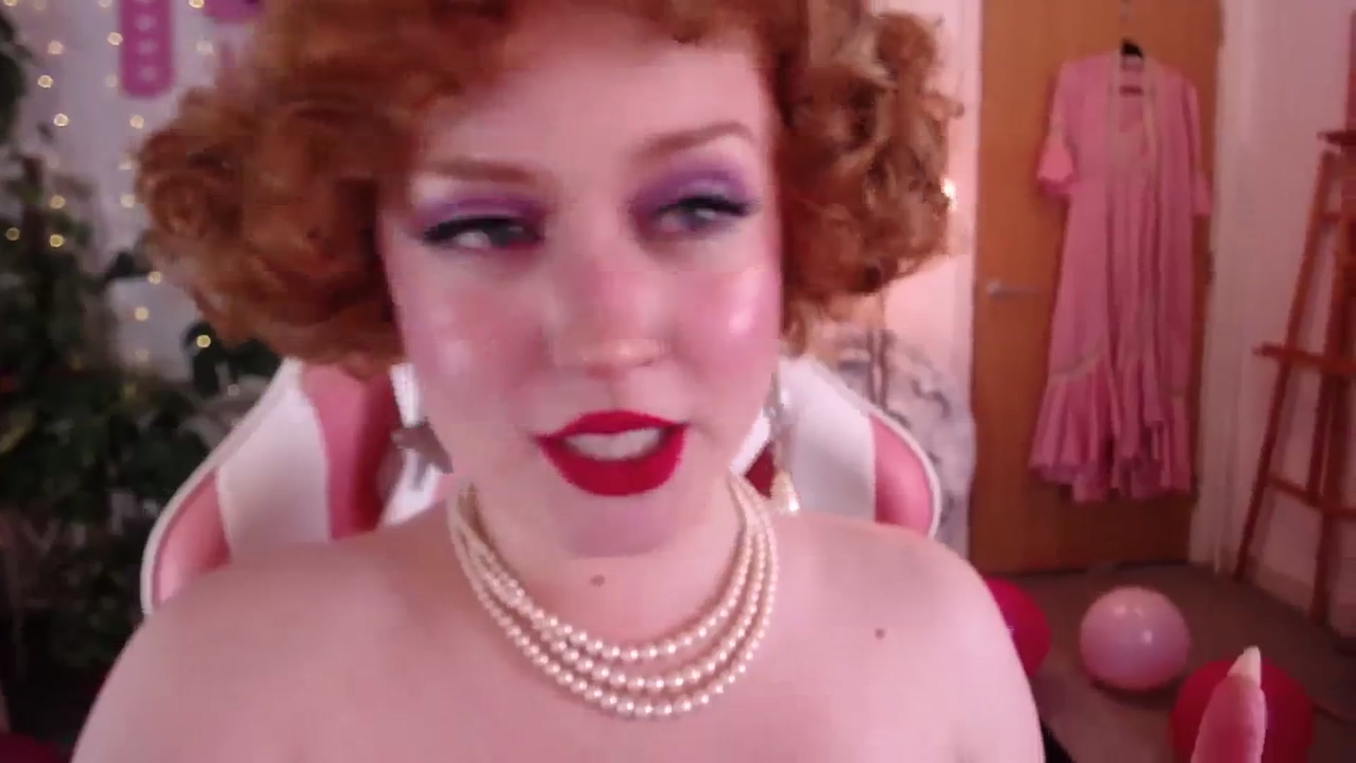 Gallery image thumbnail from LunaRoux's myfreecams stream on, 02/10/2024, 24:03 image 12 of 20