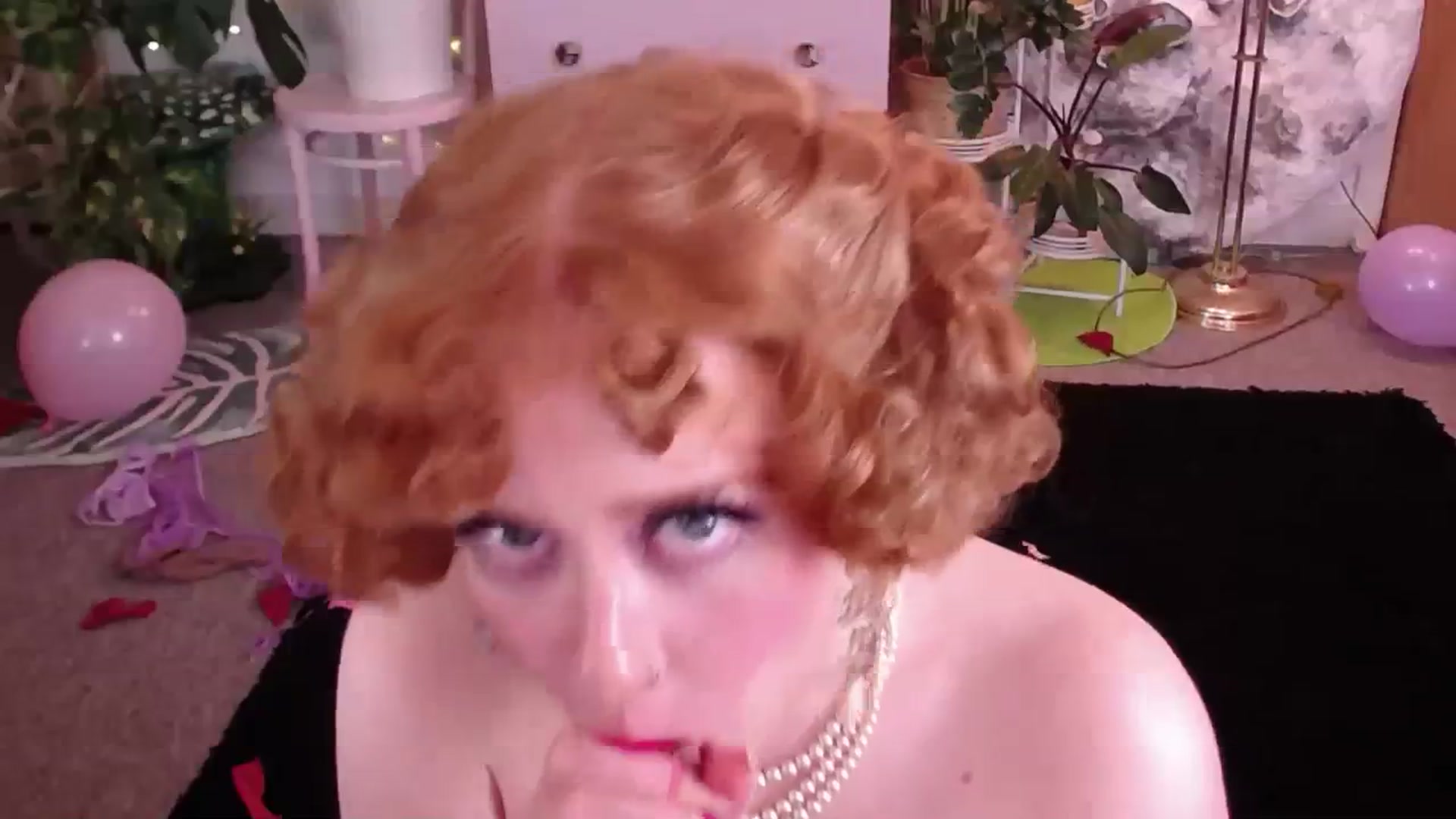 Gallery image thumbnail from LunaRoux's myfreecams stream on, 02/10/2024, 01:18 image 12 of 20