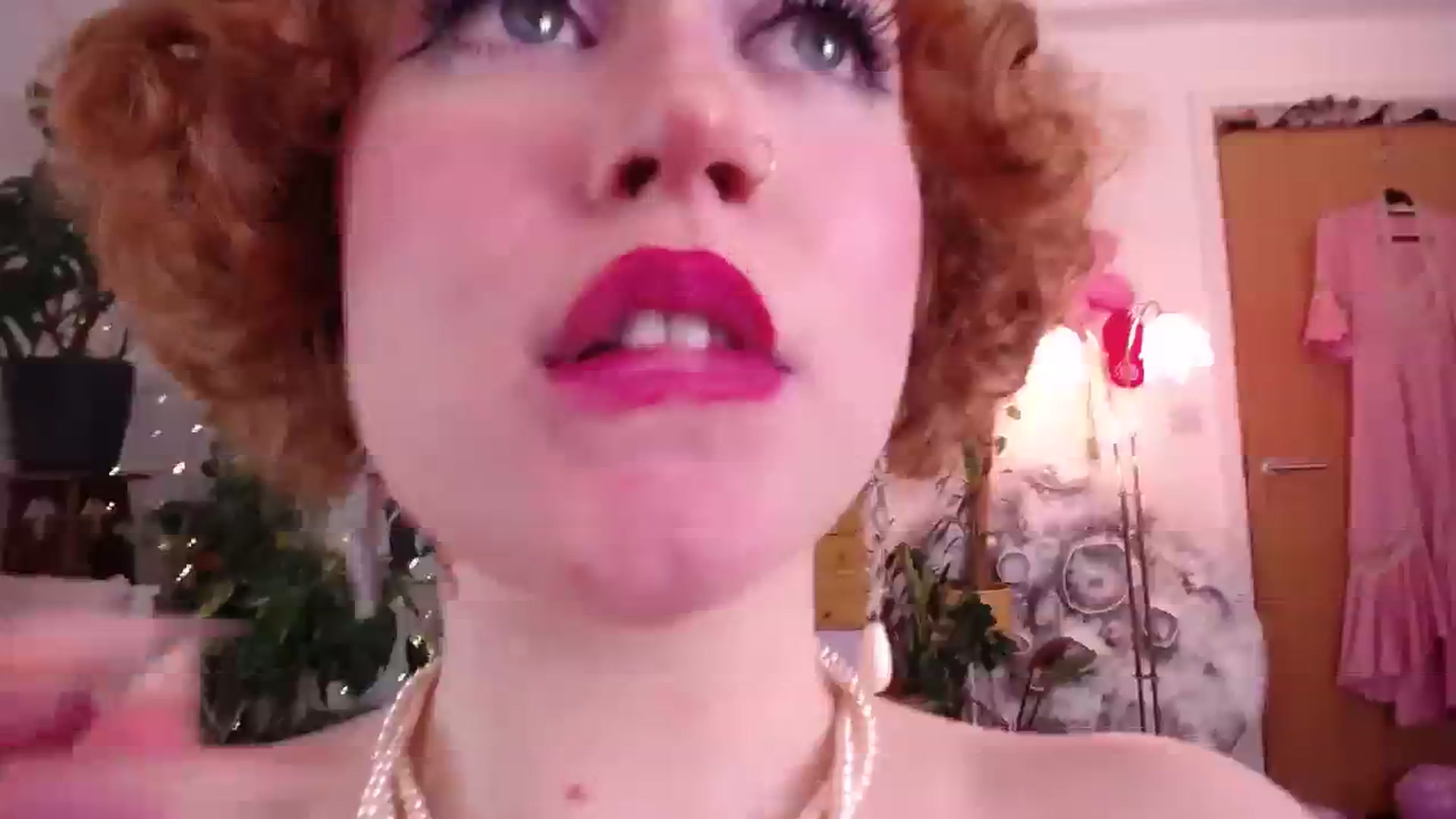 Gallery image thumbnail from LunaRoux's myfreecams stream on, 02/10/2024, 01:18 image 14 of 20