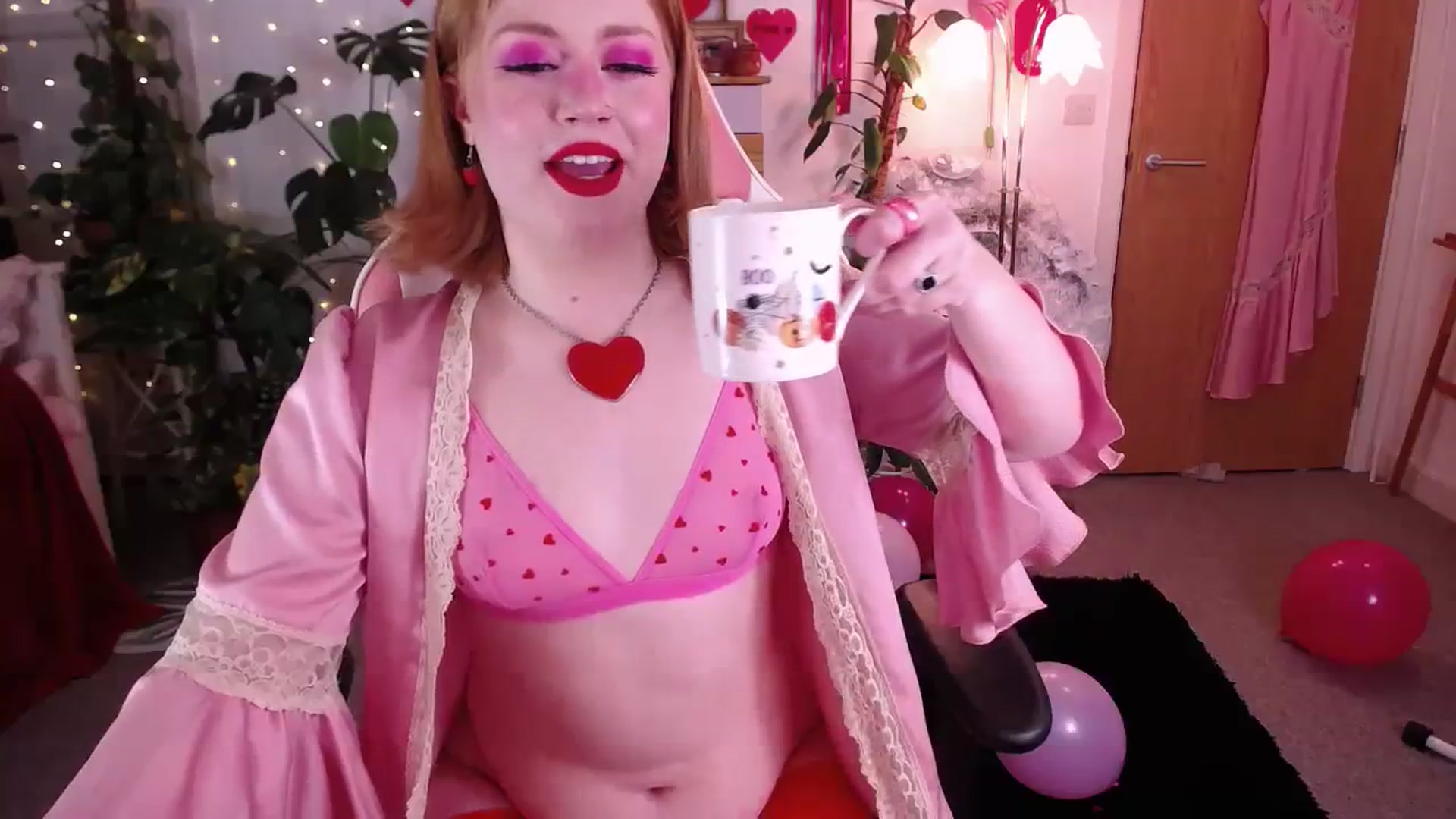 Gallery image thumbnail from LunaRoux's myfreecams stream on, 02/14/2024, 22:12 image 8 of 20