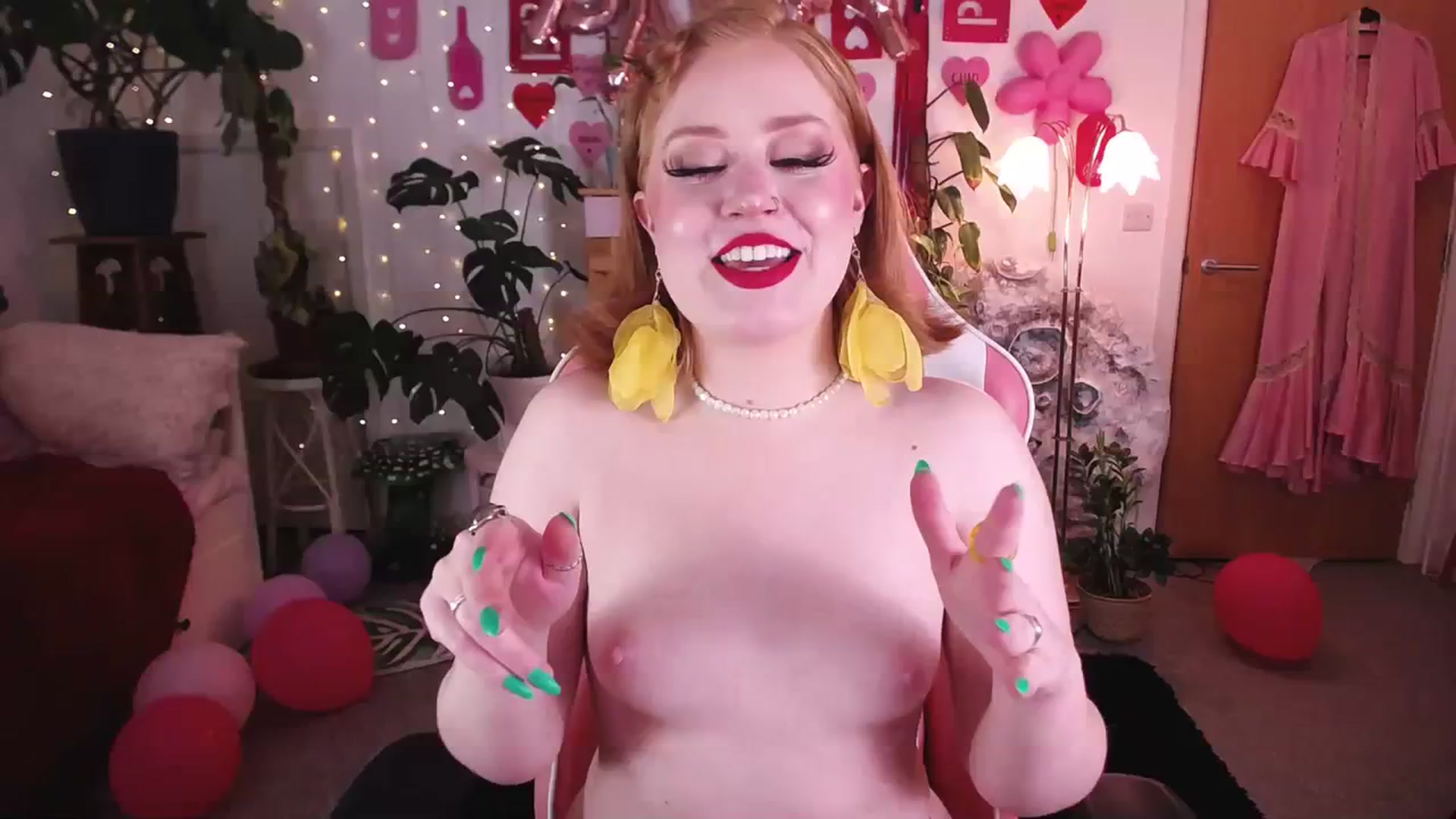 Gallery image thumbnail from LunaRoux's myfreecams stream on, 02/29/2024, 23:10 image 9 of 20