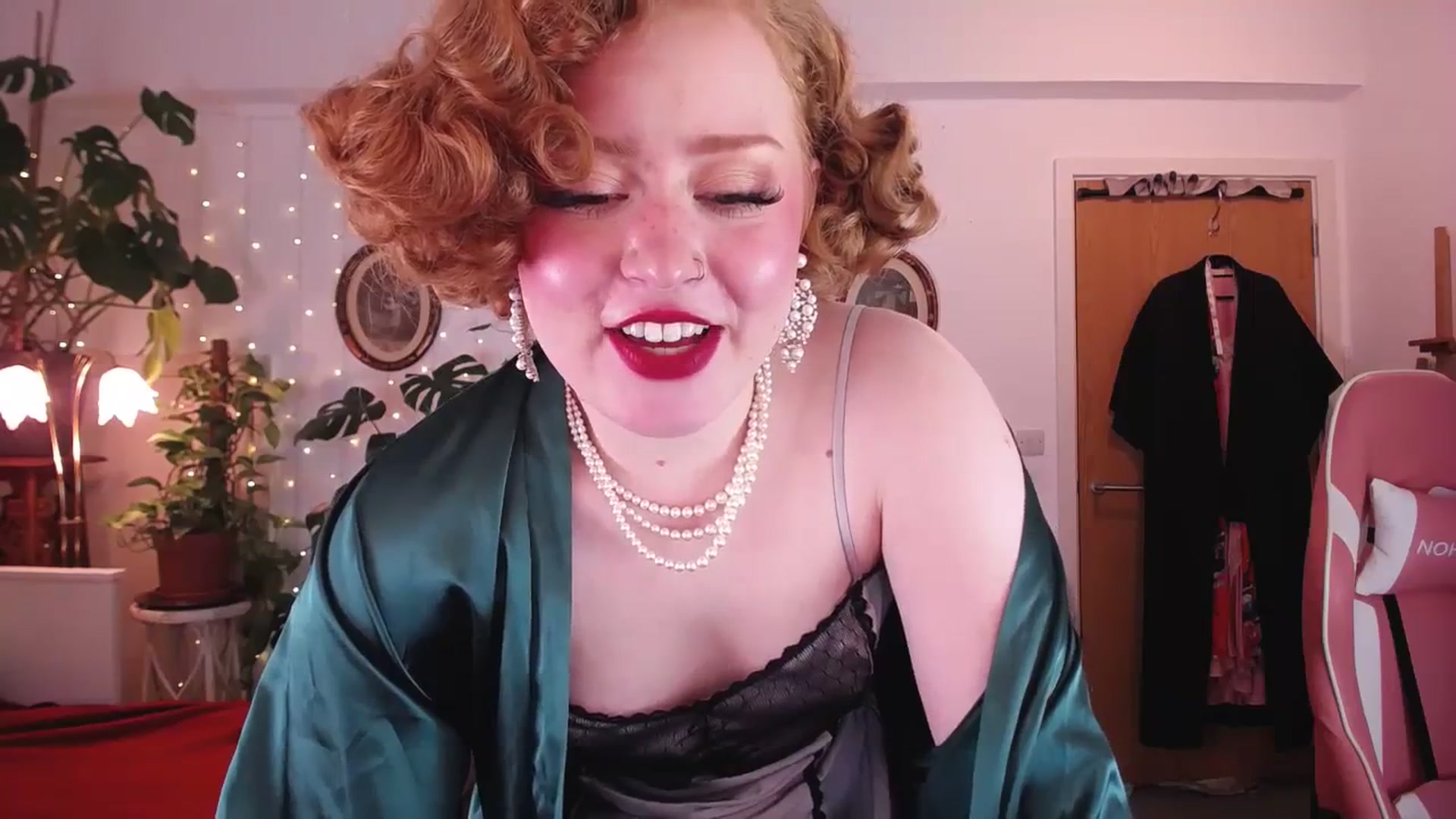 Gallery image thumbnail from LunaRoux's myfreecams stream on, 03/14/2024, 22:34 image 2 of 20