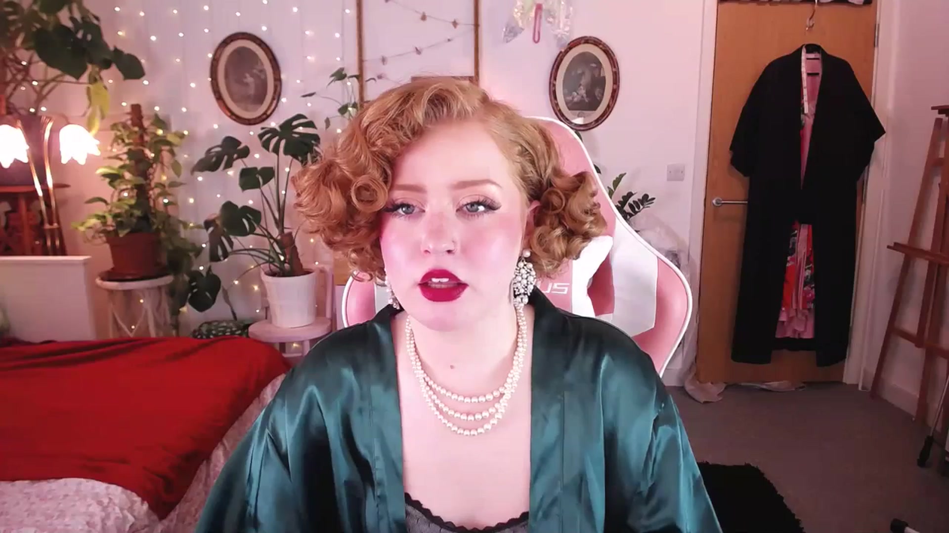 Gallery image thumbnail from LunaRoux's myfreecams stream on, 03/14/2024, 22:34 image 6 of 20