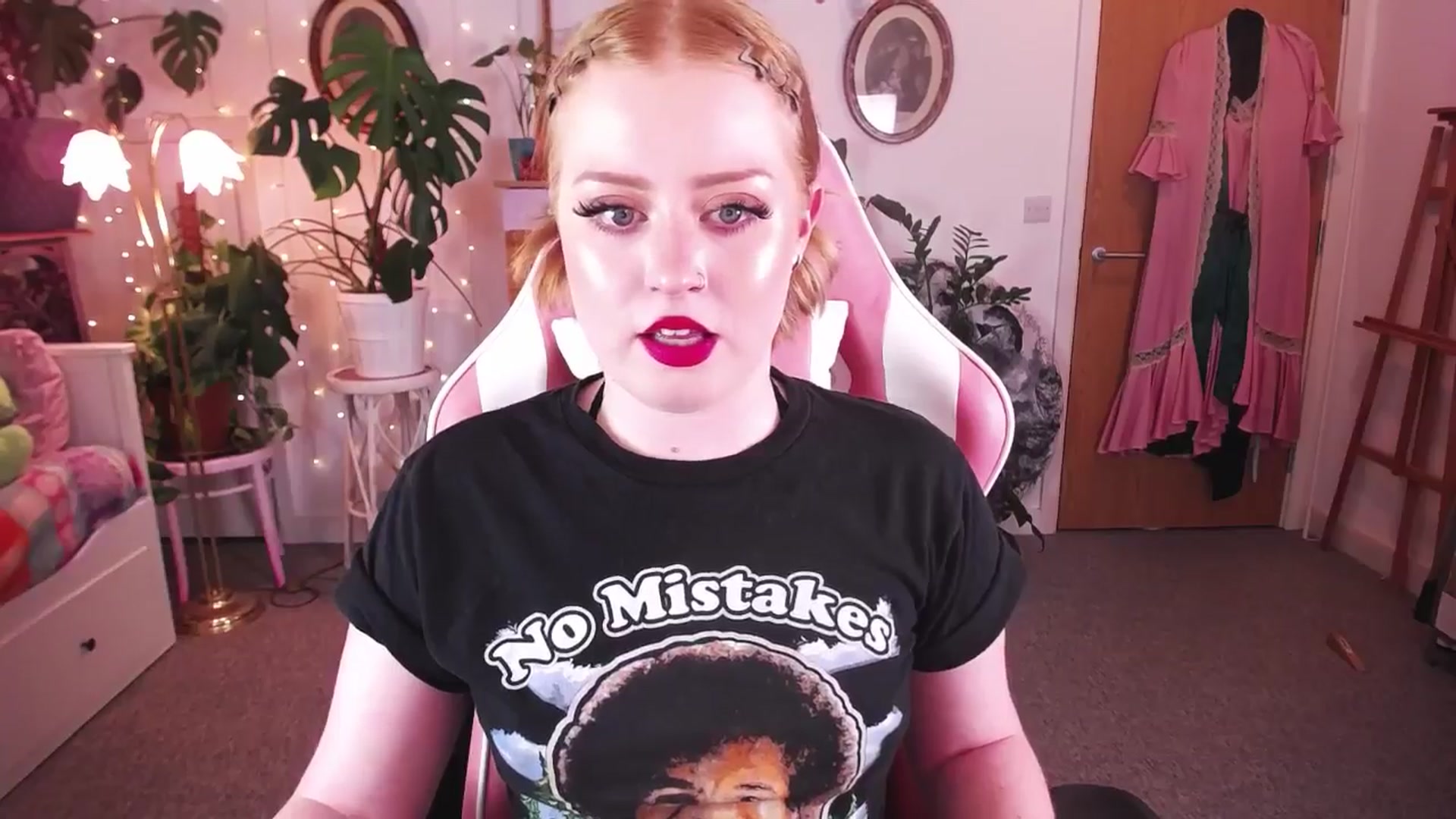 Gallery image thumbnail from LunaRoux's myfreecams stream on, 07/02/2024, 21:34 image 19 of 20