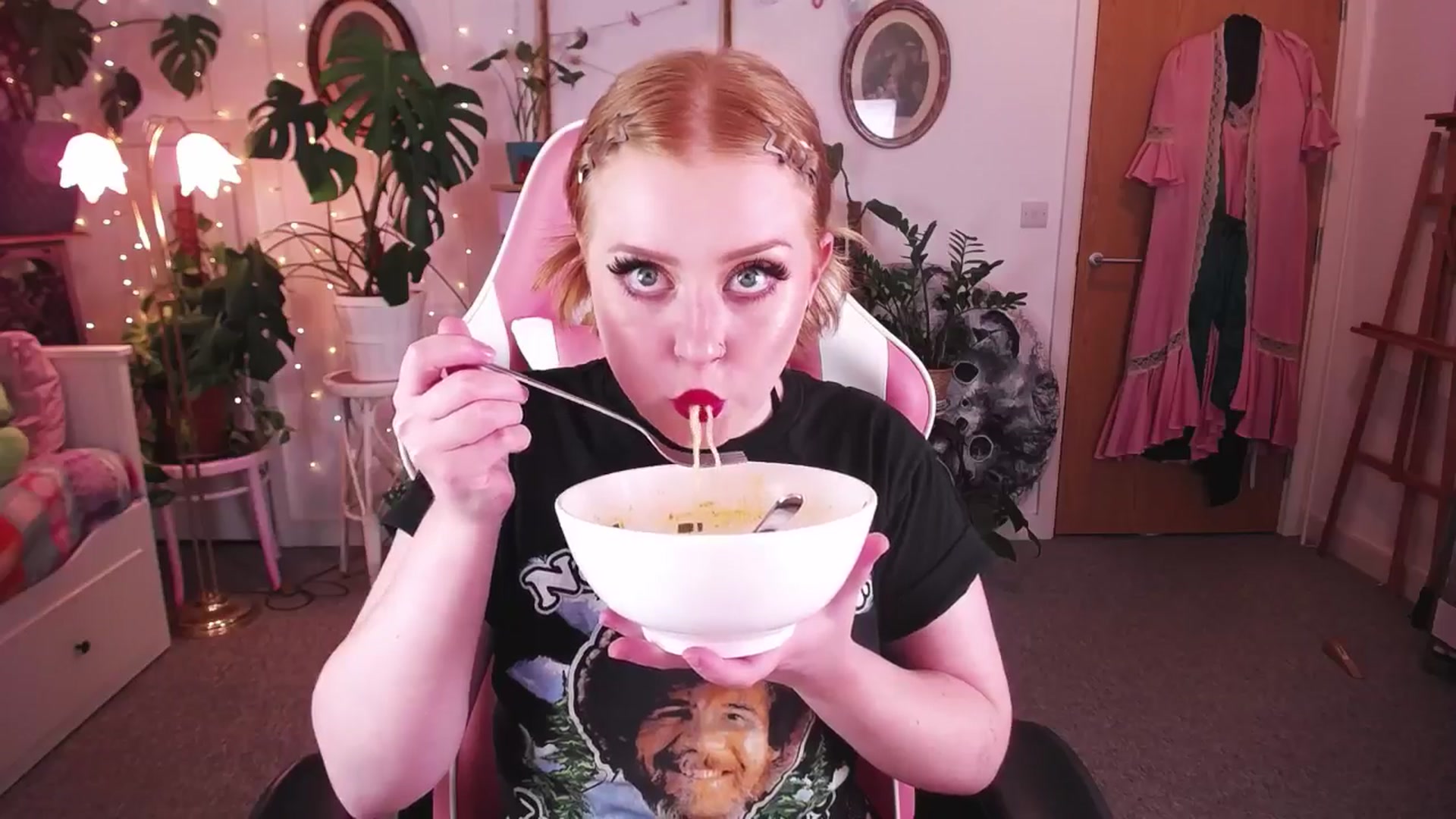 Gallery image thumbnail from LunaRoux's myfreecams stream on, 07/02/2024, 21:34 image 10 of 20