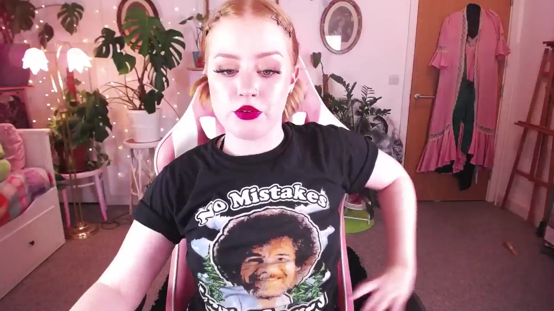 Gallery image thumbnail from LunaRoux's myfreecams stream on, 07/02/2024, 21:34 image 14 of 20