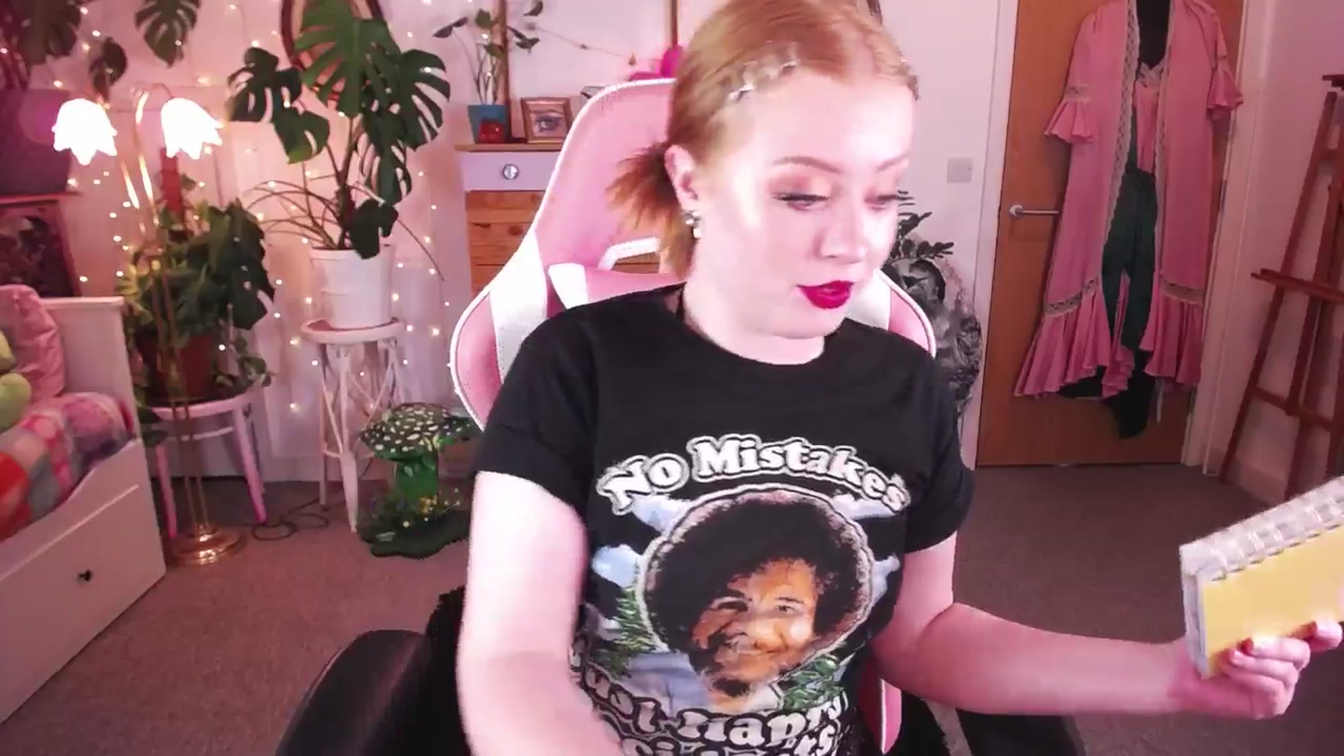 Gallery image thumbnail from LunaRoux's myfreecams stream on, 07/02/2024, 21:34 image 7 of 20