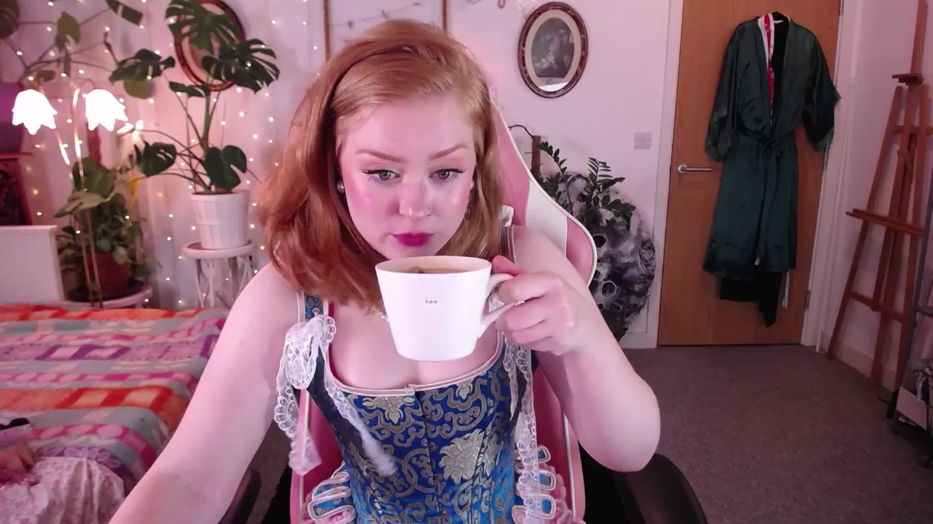 Gallery image thumbnail from LunaRoux's myfreecams stream on, 08/12/2024, 23:35 image 3 of 20