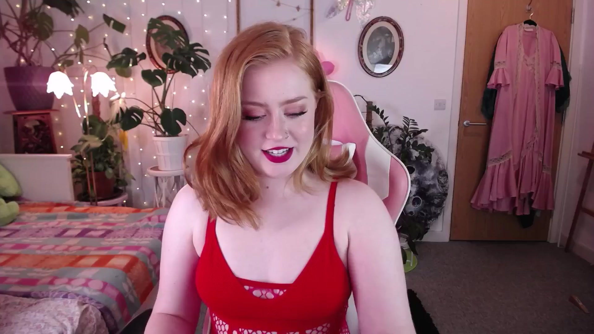 Gallery image thumbnail from LunaRoux's myfreecams stream on, 08/14/2024, 22:27 image 3 of 20
