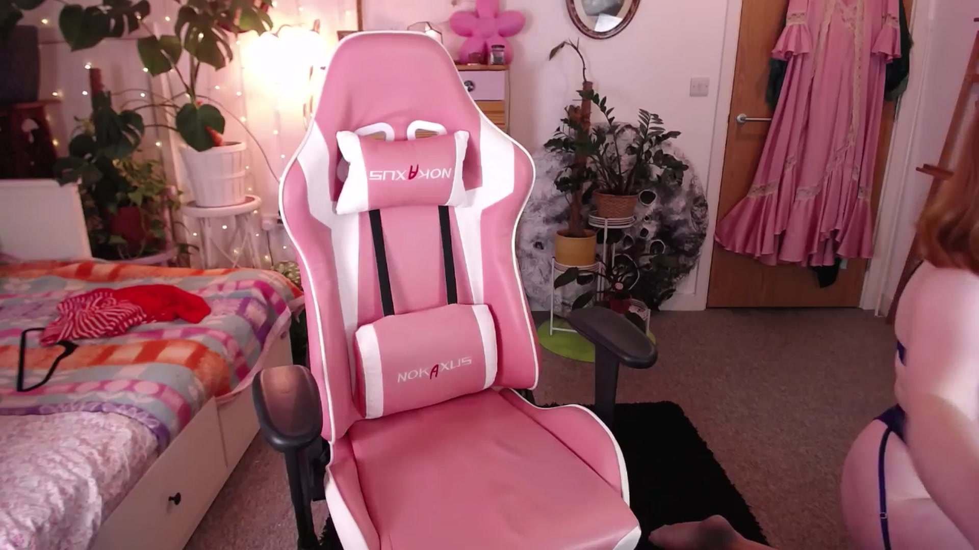 Gallery image thumbnail from LunaRoux's myfreecams stream on, 08/21/2024, 20:31 image 18 of 20