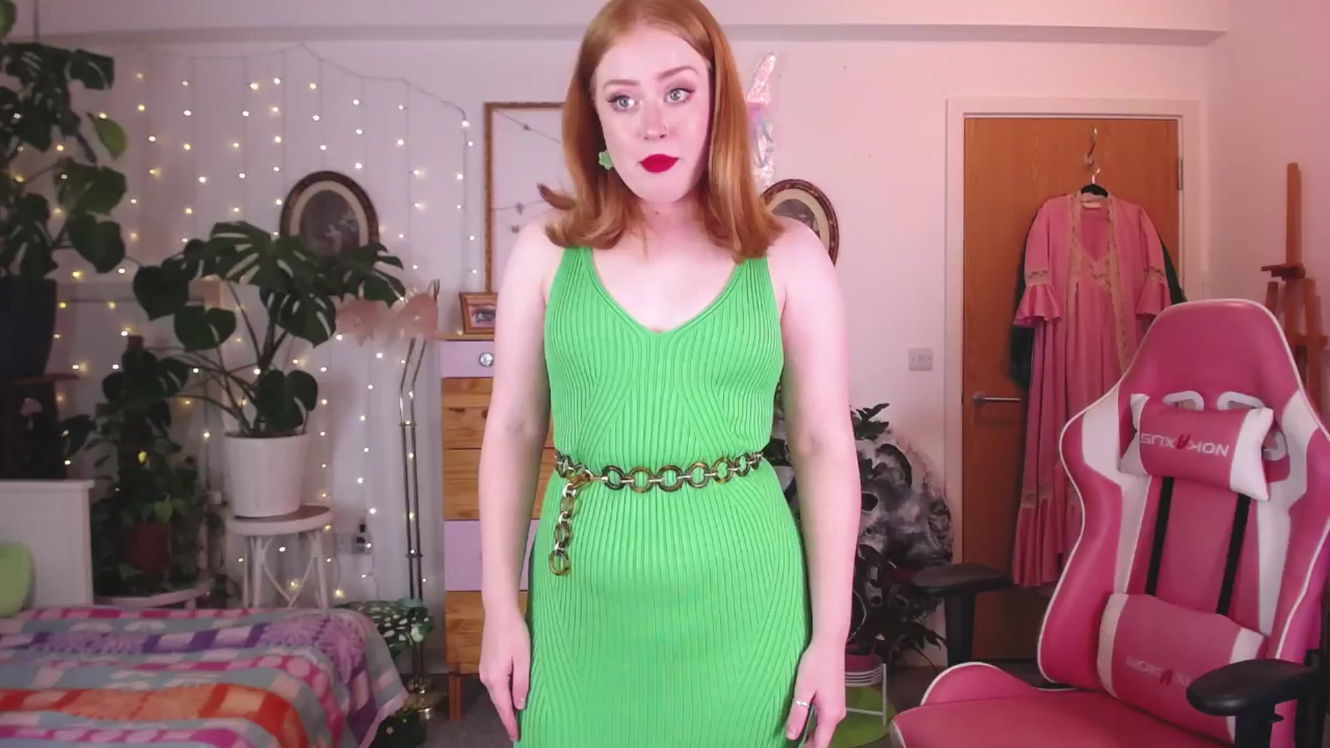 Gallery image thumbnail from LunaRoux's myfreecams stream on, 09/09/2024, 19:04 image 19 of 20