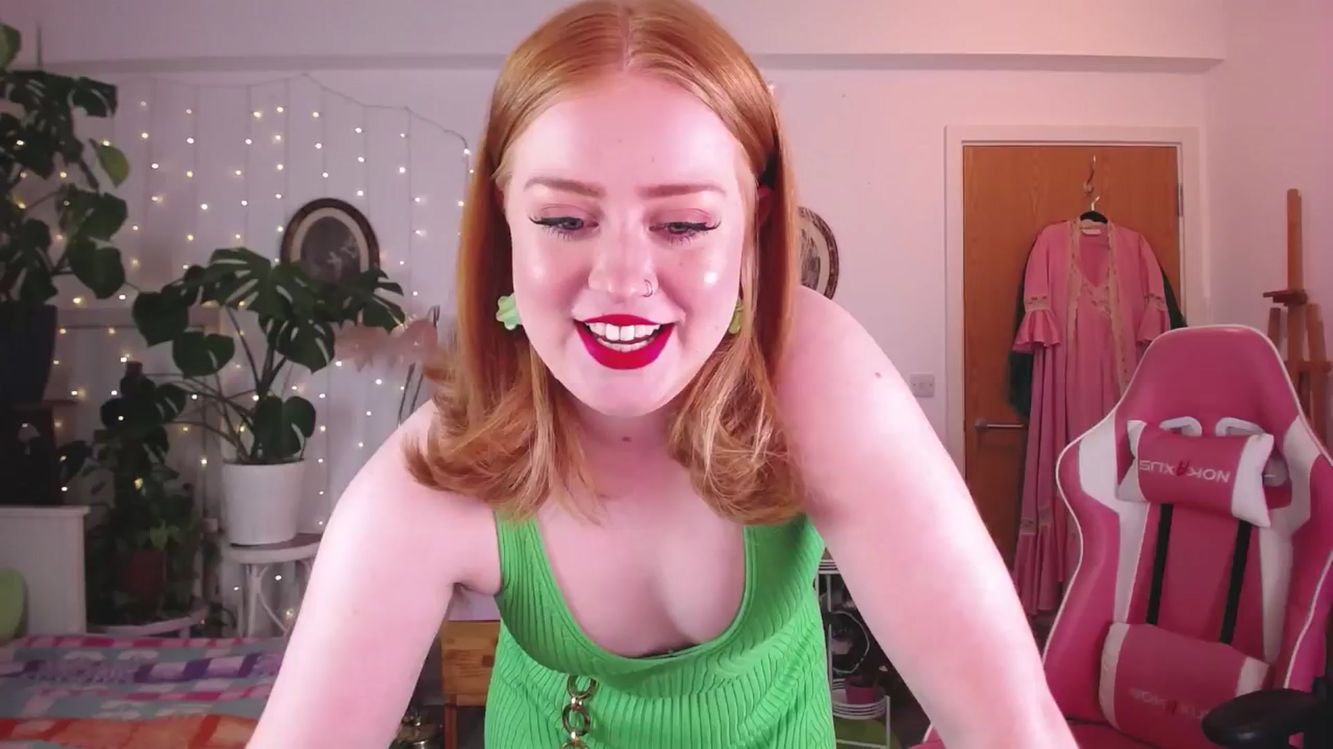 Gallery image thumbnail from LunaRoux's myfreecams stream on, 09/09/2024, 19:04 image 9 of 20
