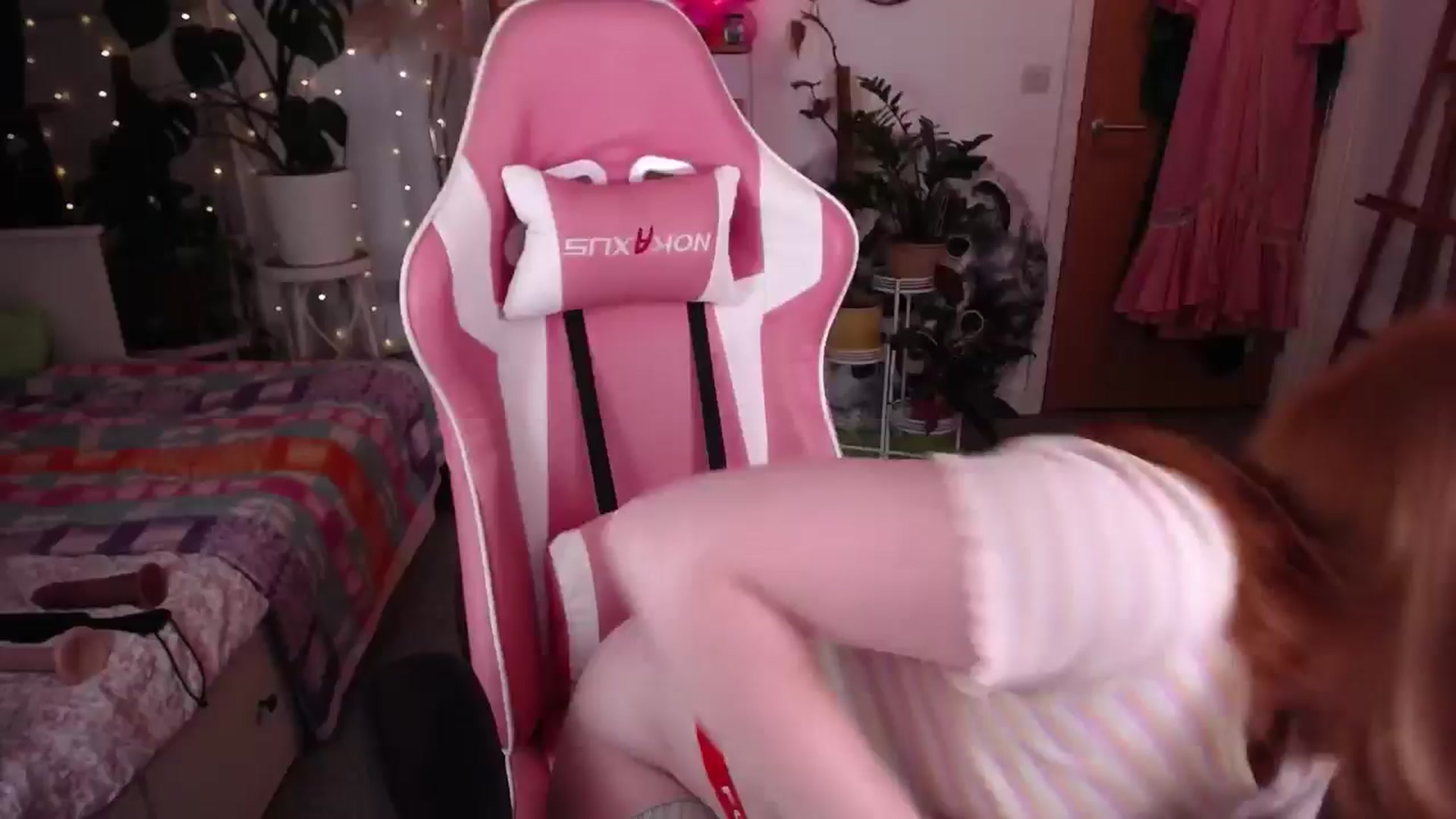 Gallery image thumbnail from LunaRoux's myfreecams stream on, 09/13/2024, 20:17 image 3 of 20