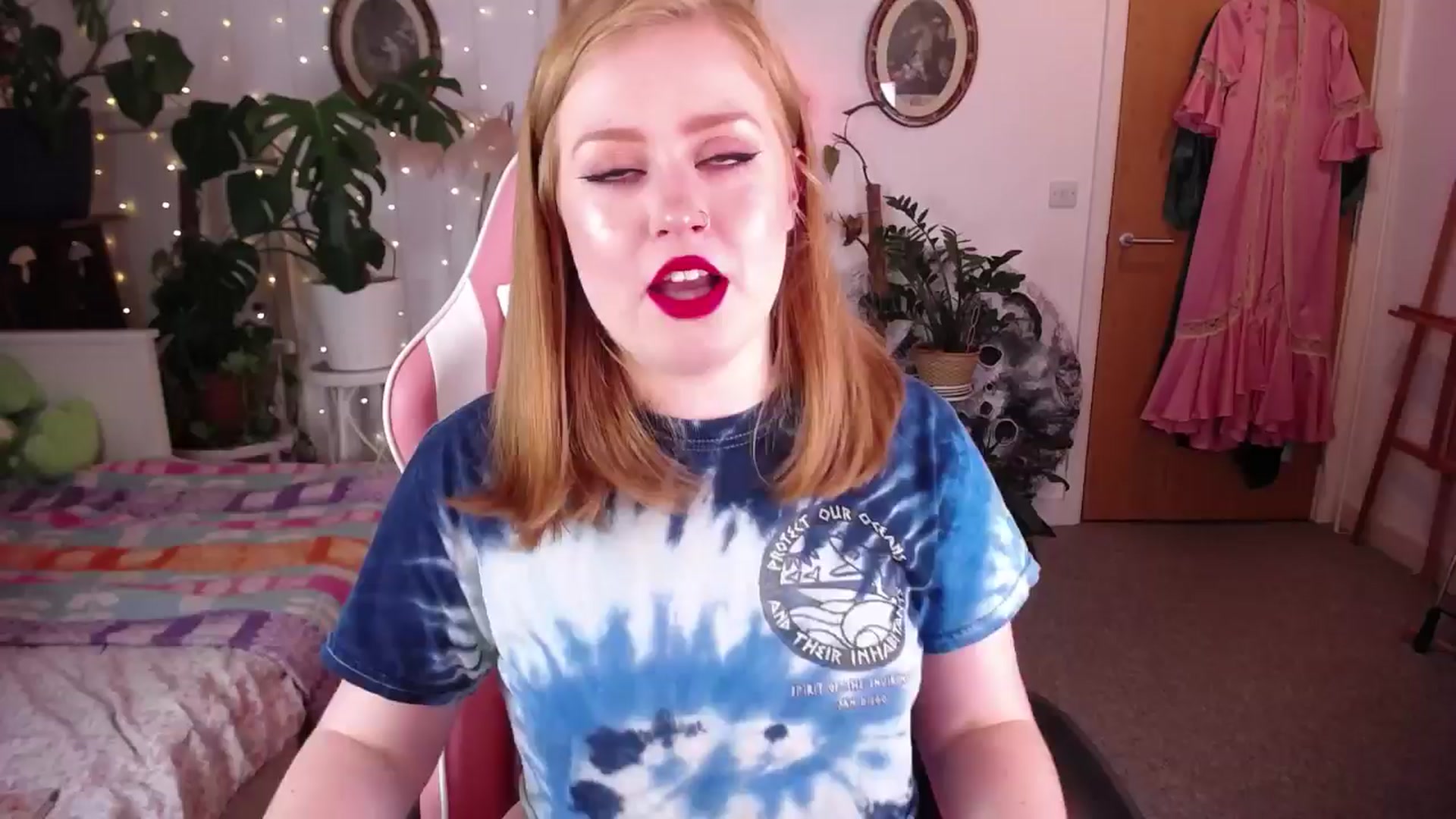 Gallery image thumbnail from LunaRoux's myfreecams stream on, 09/24/2024, 23:25 image 1 of 20