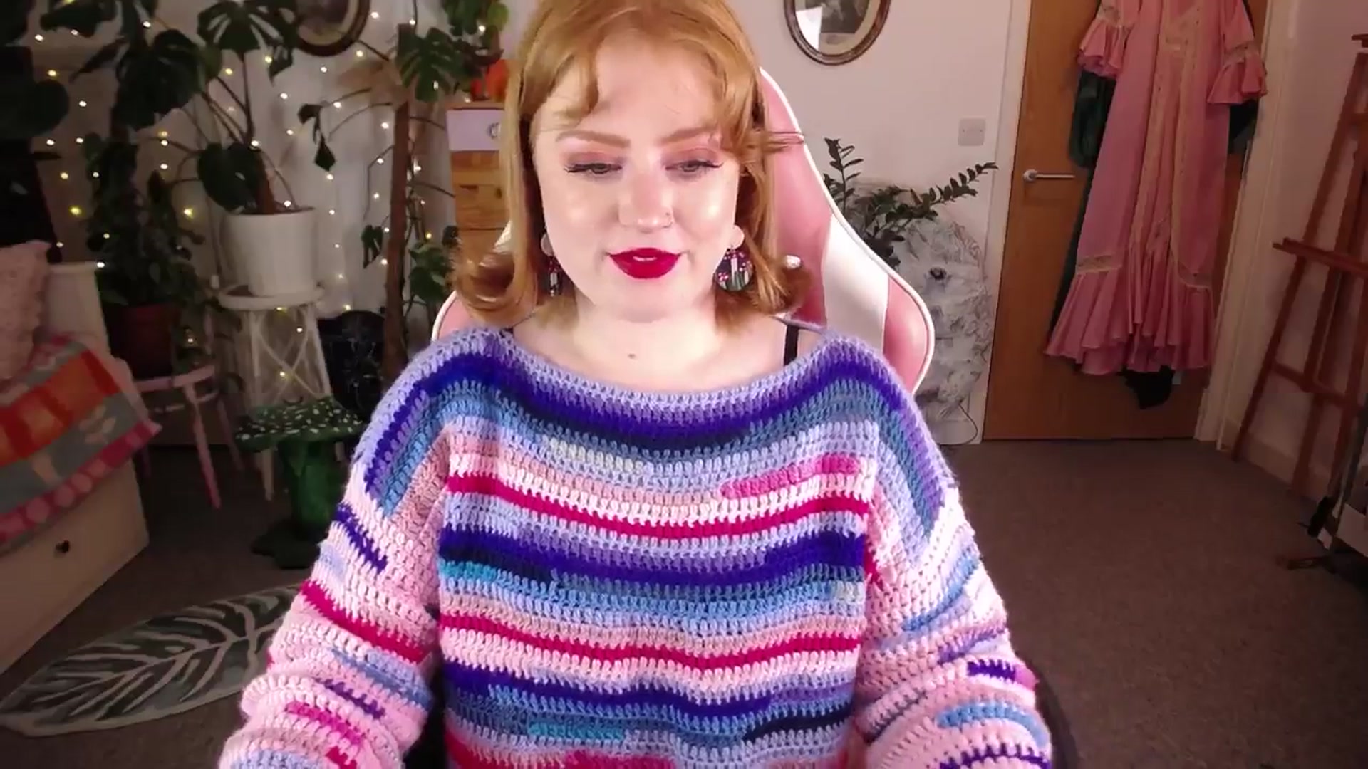 Gallery image thumbnail from LunaRoux's myfreecams stream on, 11/13/2024, 23:43 image 5 of 20