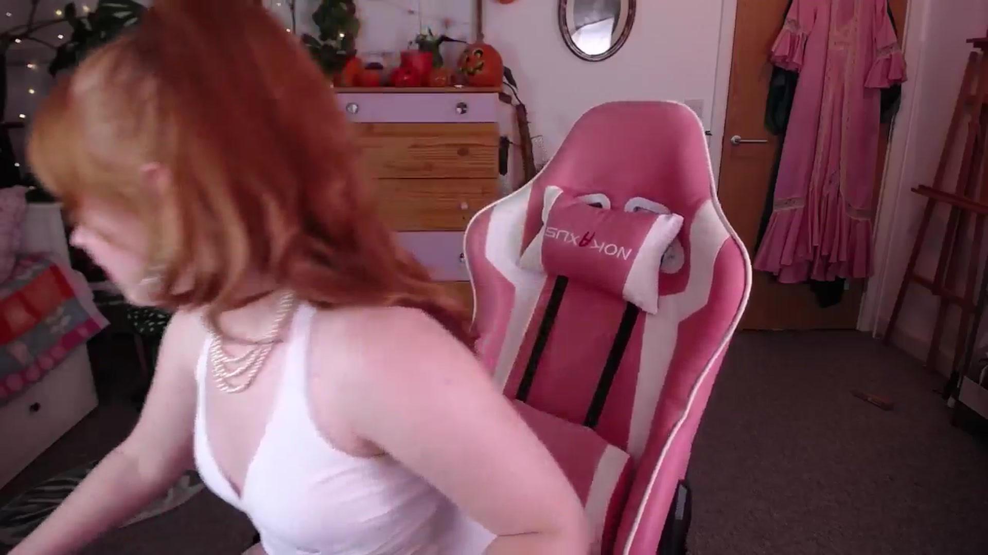 Gallery image thumbnail from LunaRoux's myfreecams stream on, 11/16/2024, 24:04 image 7 of 20