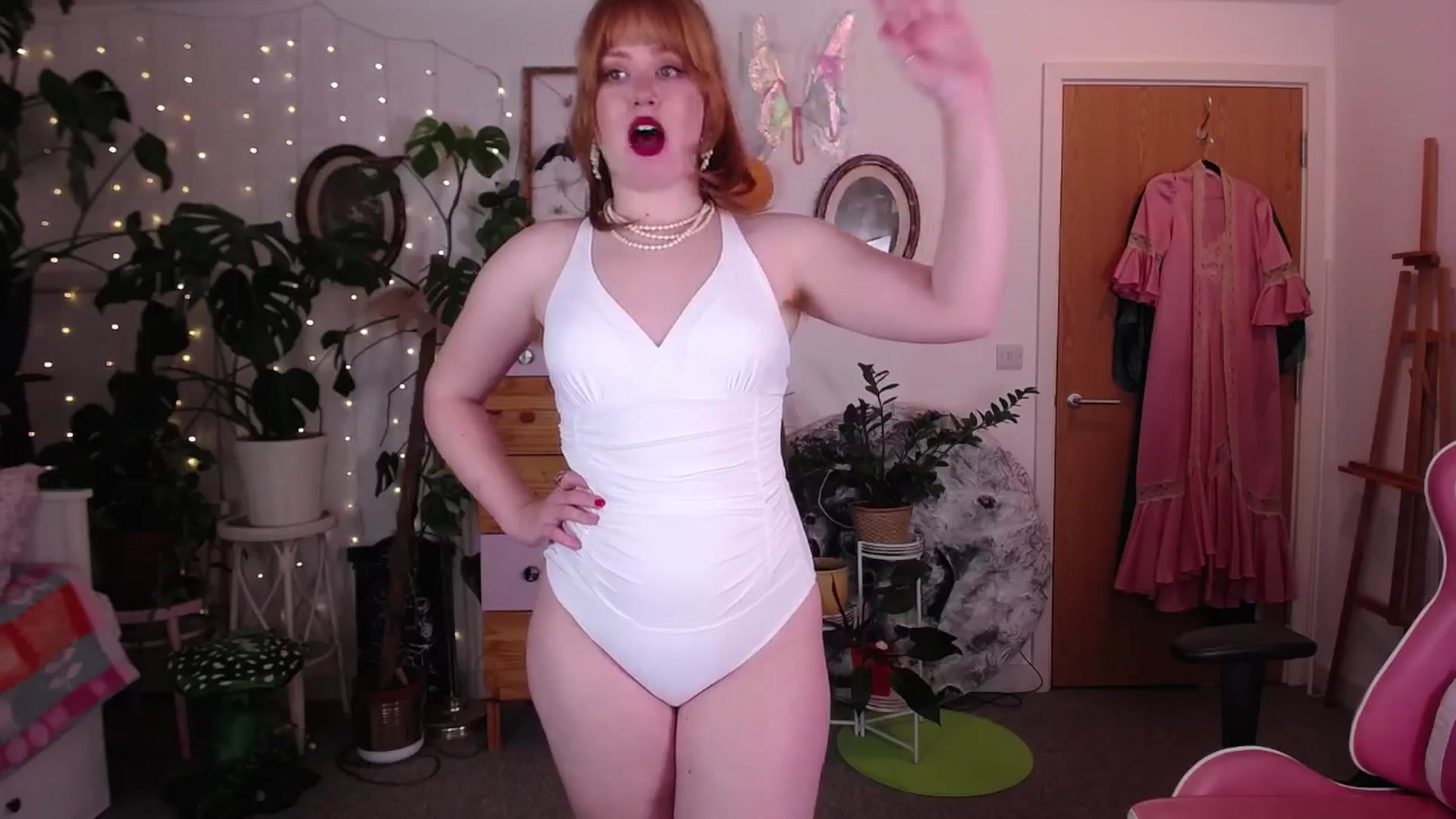 Gallery image thumbnail from LunaRoux's myfreecams stream on, 11/16/2024, 24:04 image 9 of 20