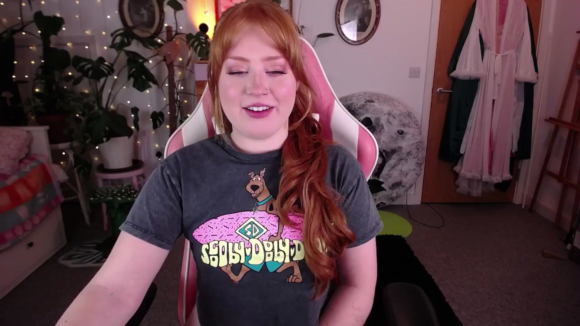 Gallery image thumbnail from LunaRoux's myfreecams stream on, 01/07/2025, 24:25 image 4 of 20