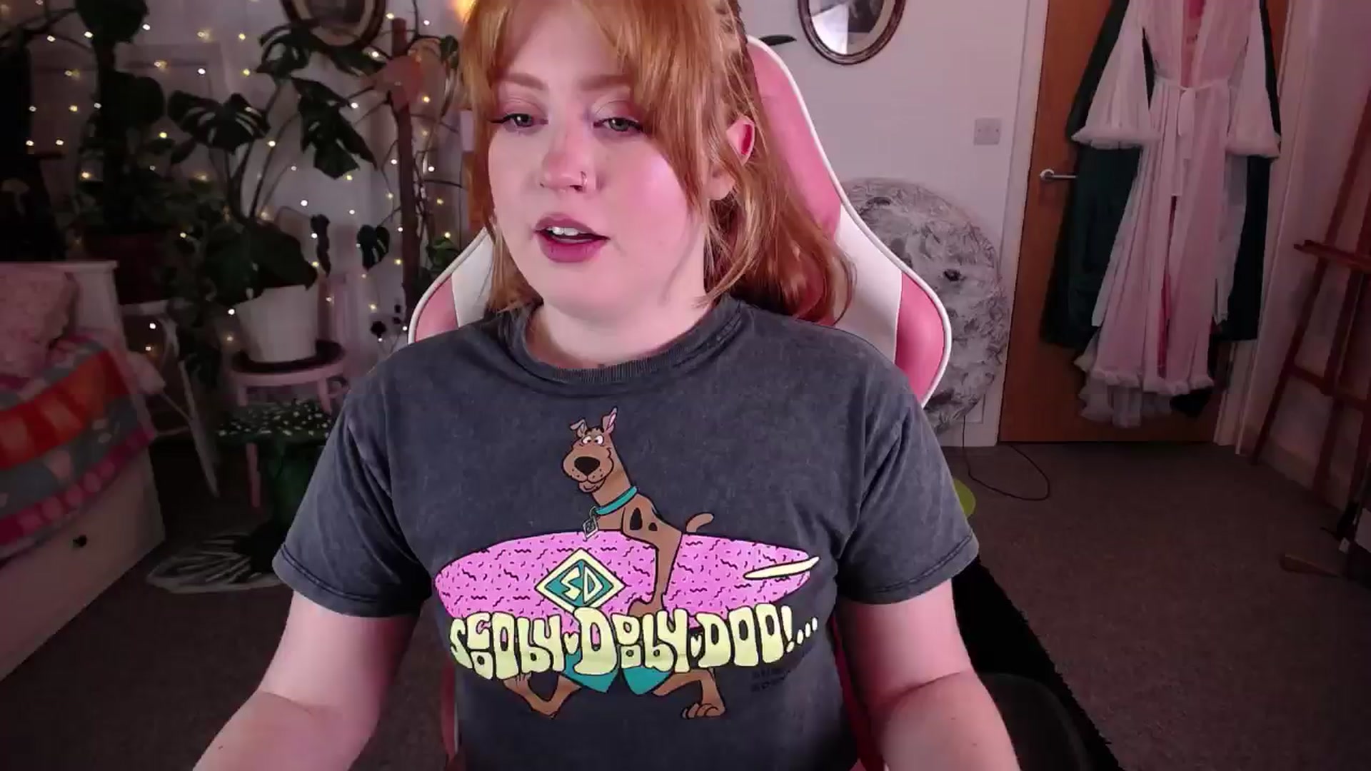 Gallery image thumbnail from LunaRoux's myfreecams stream on, 01/07/2025, 24:25 image 6 of 20