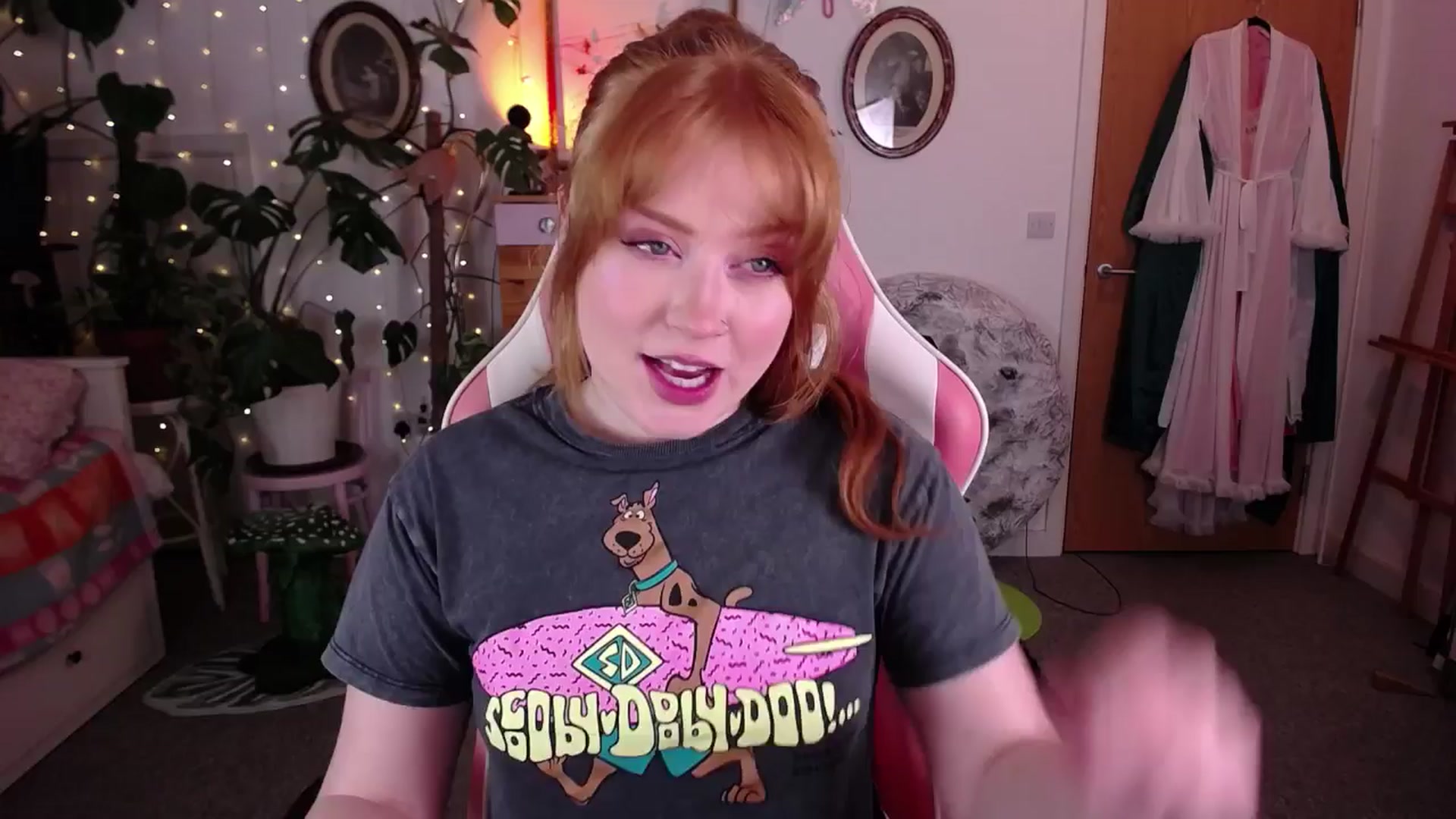 Gallery image thumbnail from LunaRoux's myfreecams stream on, 01/07/2025, 24:25 image 1 of 20
