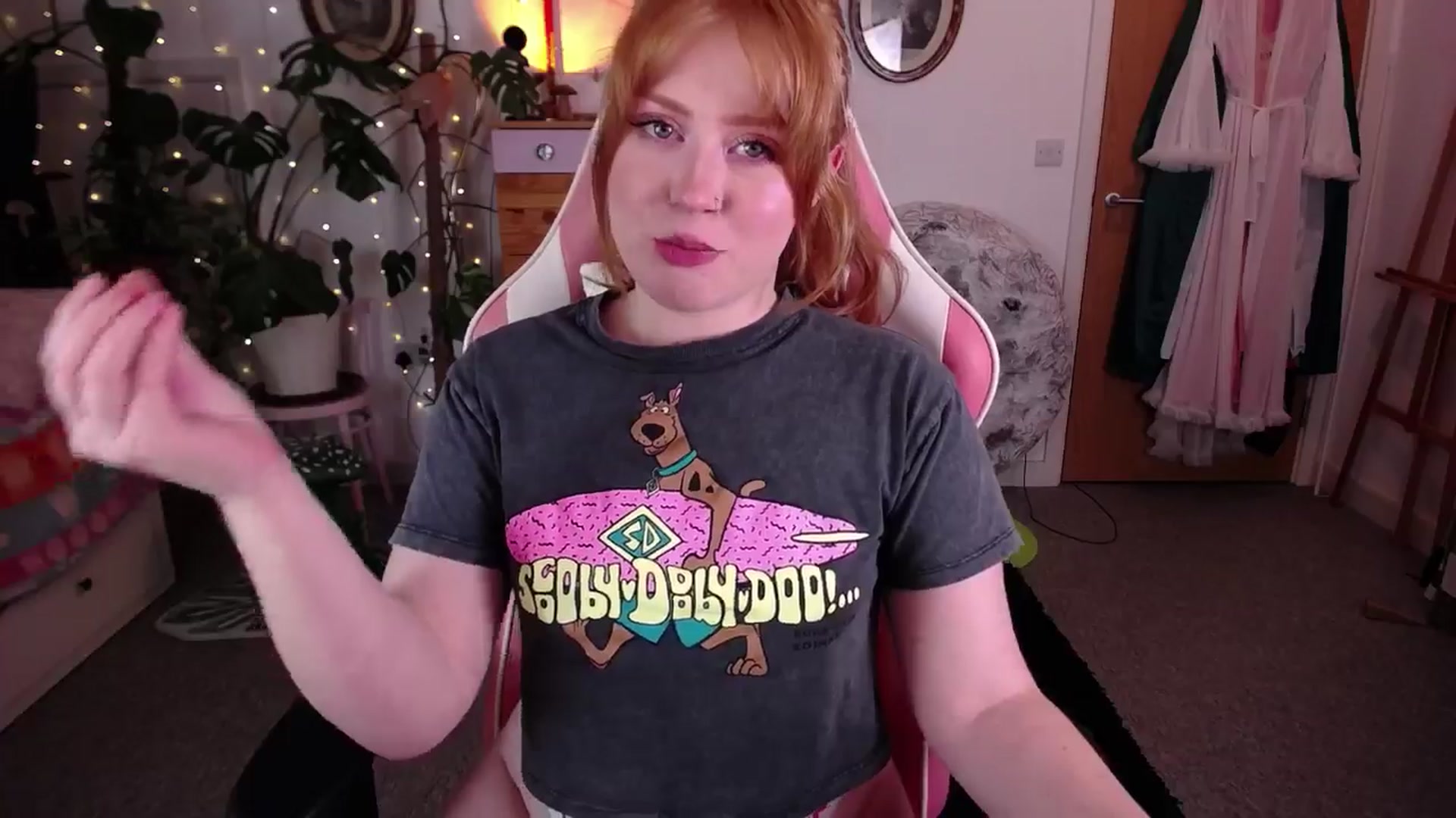 Gallery image thumbnail from LunaRoux's myfreecams stream on, 01/07/2025, 24:25 image 7 of 20